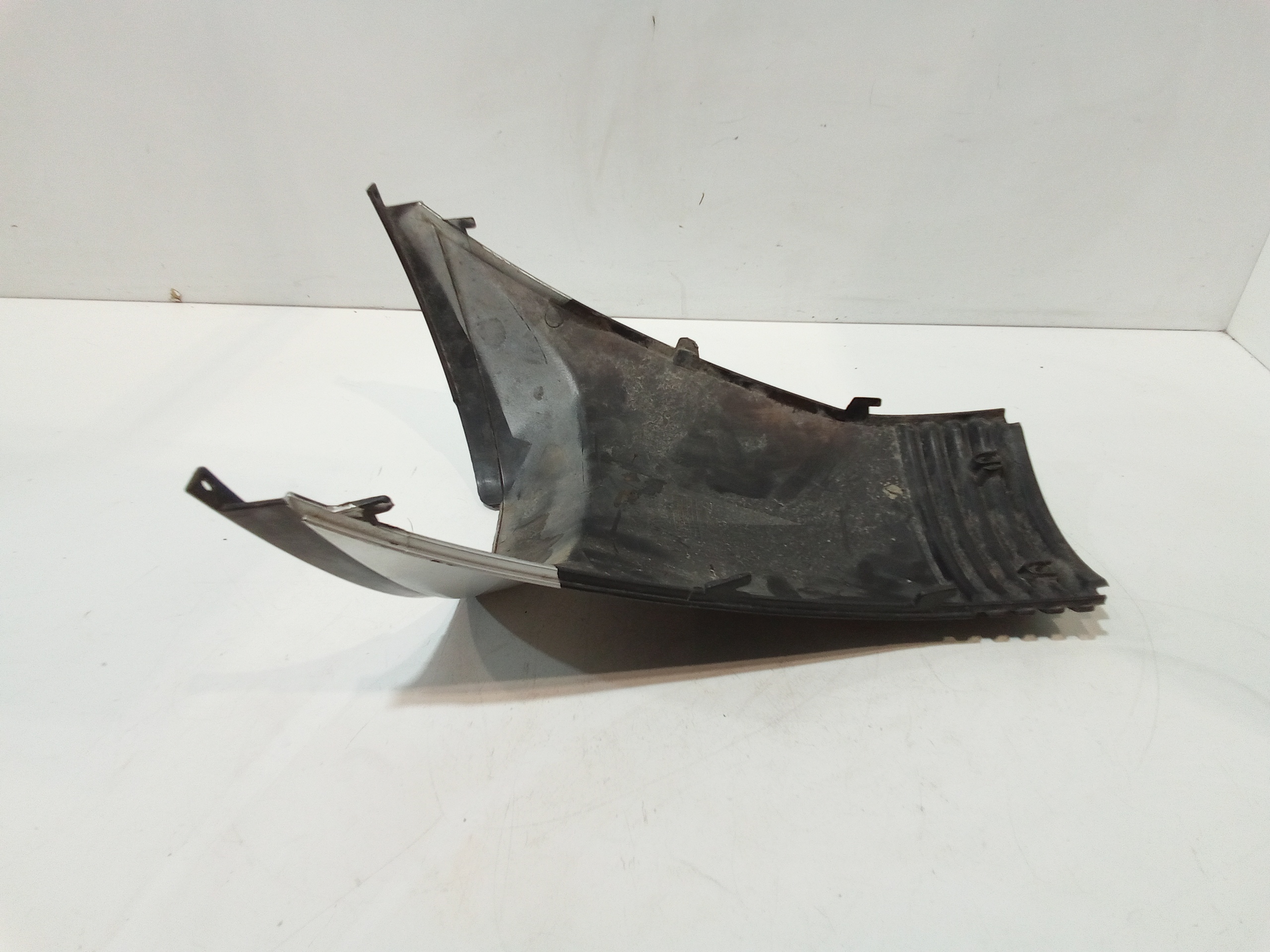 Carena centrale inferiore sella per Aprilia Sport City 200cc  (08>12) (2008 - 2012)