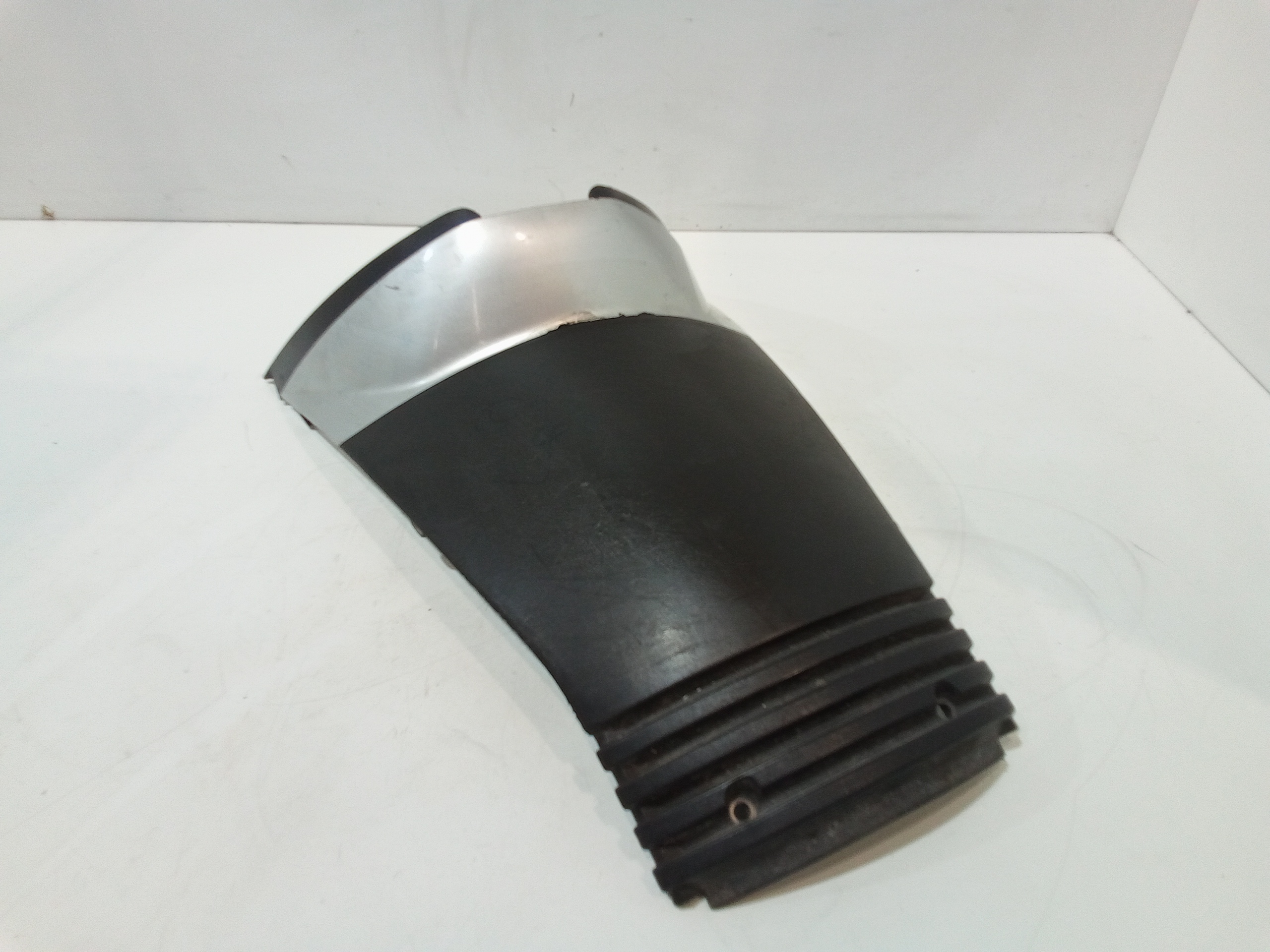 Carena centrale inferiore sella per Aprilia Sport City 200cc  (08>12) (2008 - 2012)