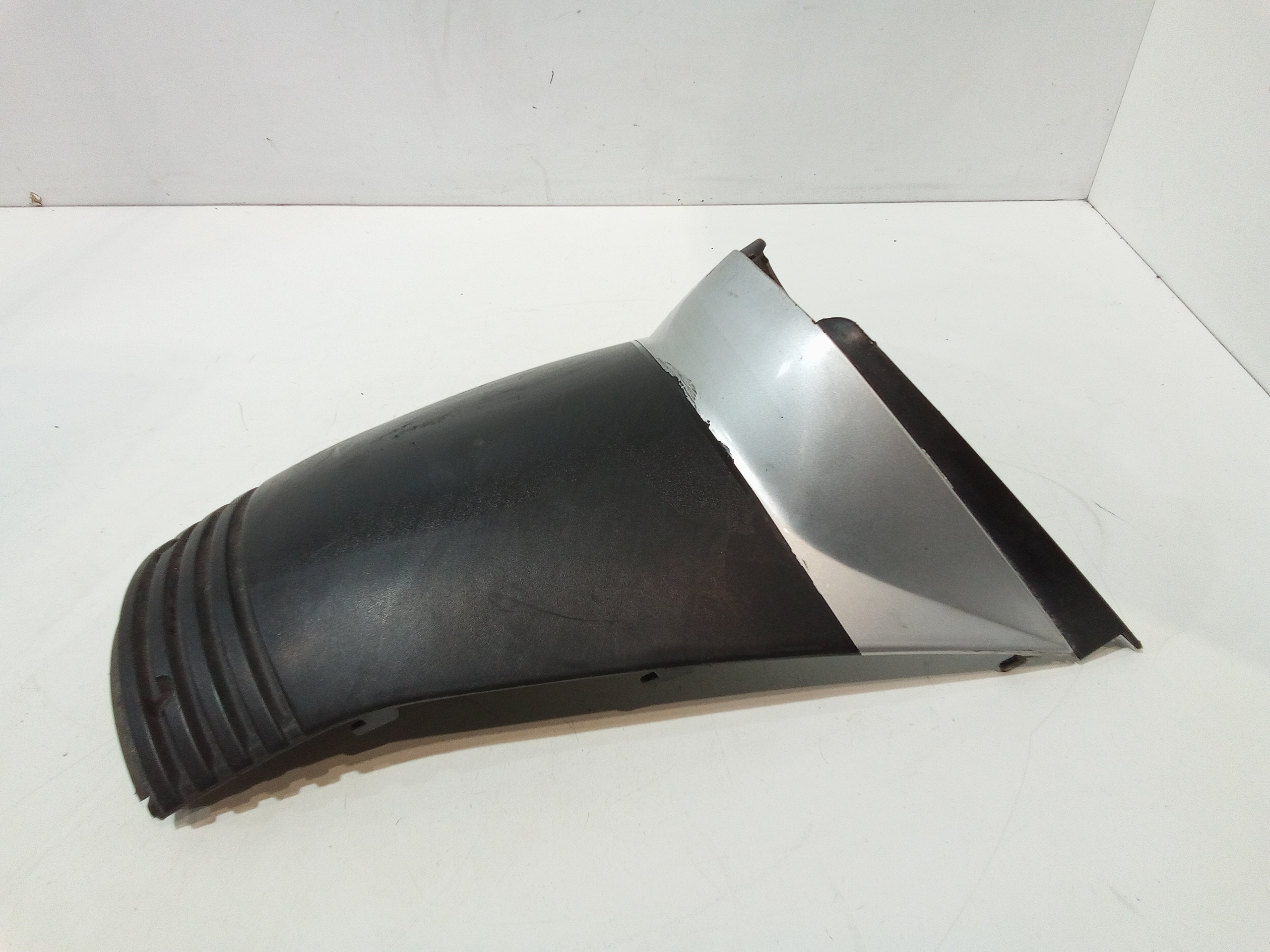 Carena centrale inferiore sella per Aprilia Sport City 200cc  (08>12) (2008 - 2012)