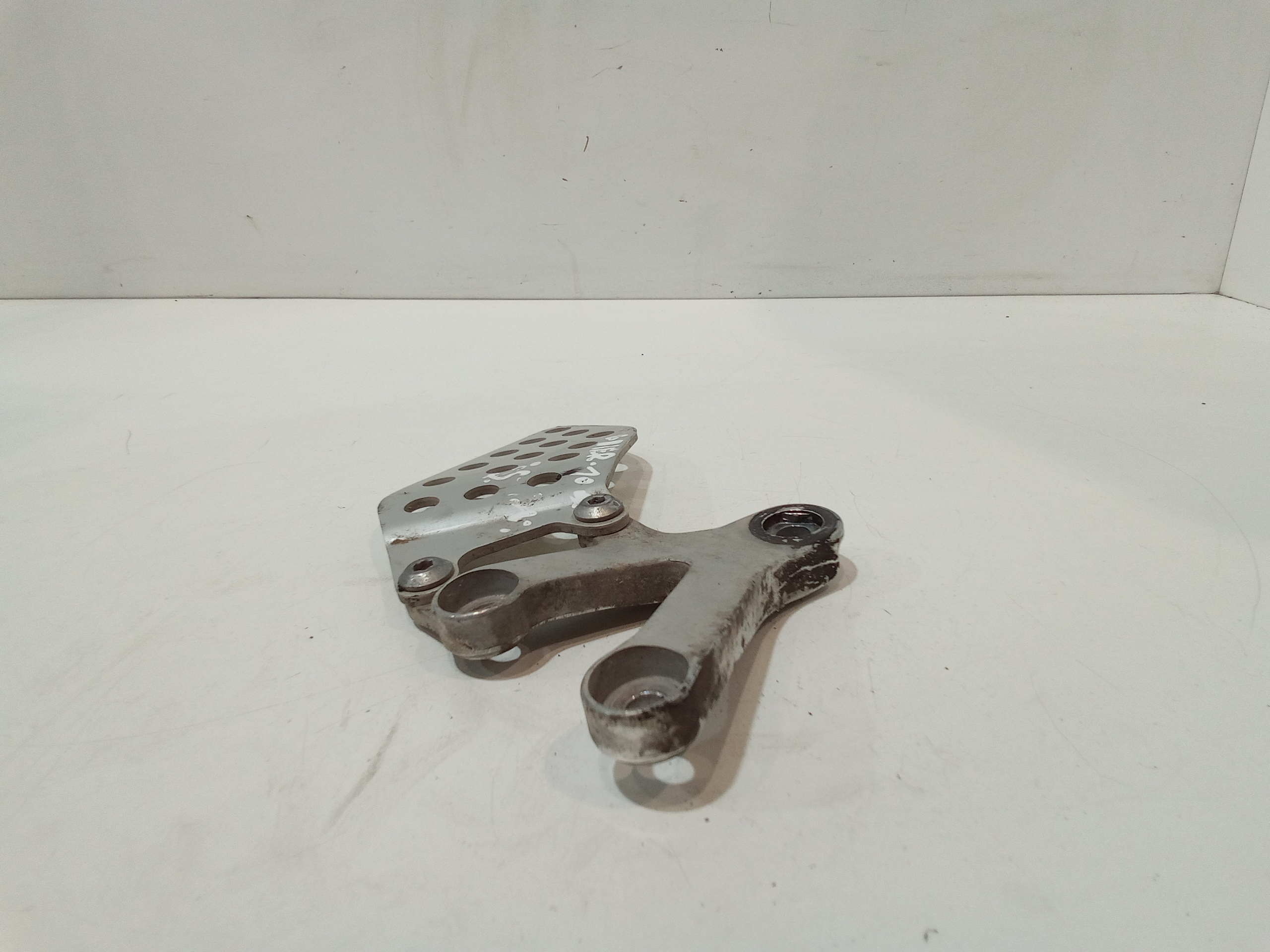 Staffa supporto pedalino per Honda CBR 900 RR Fireblade (2000 - 2001)