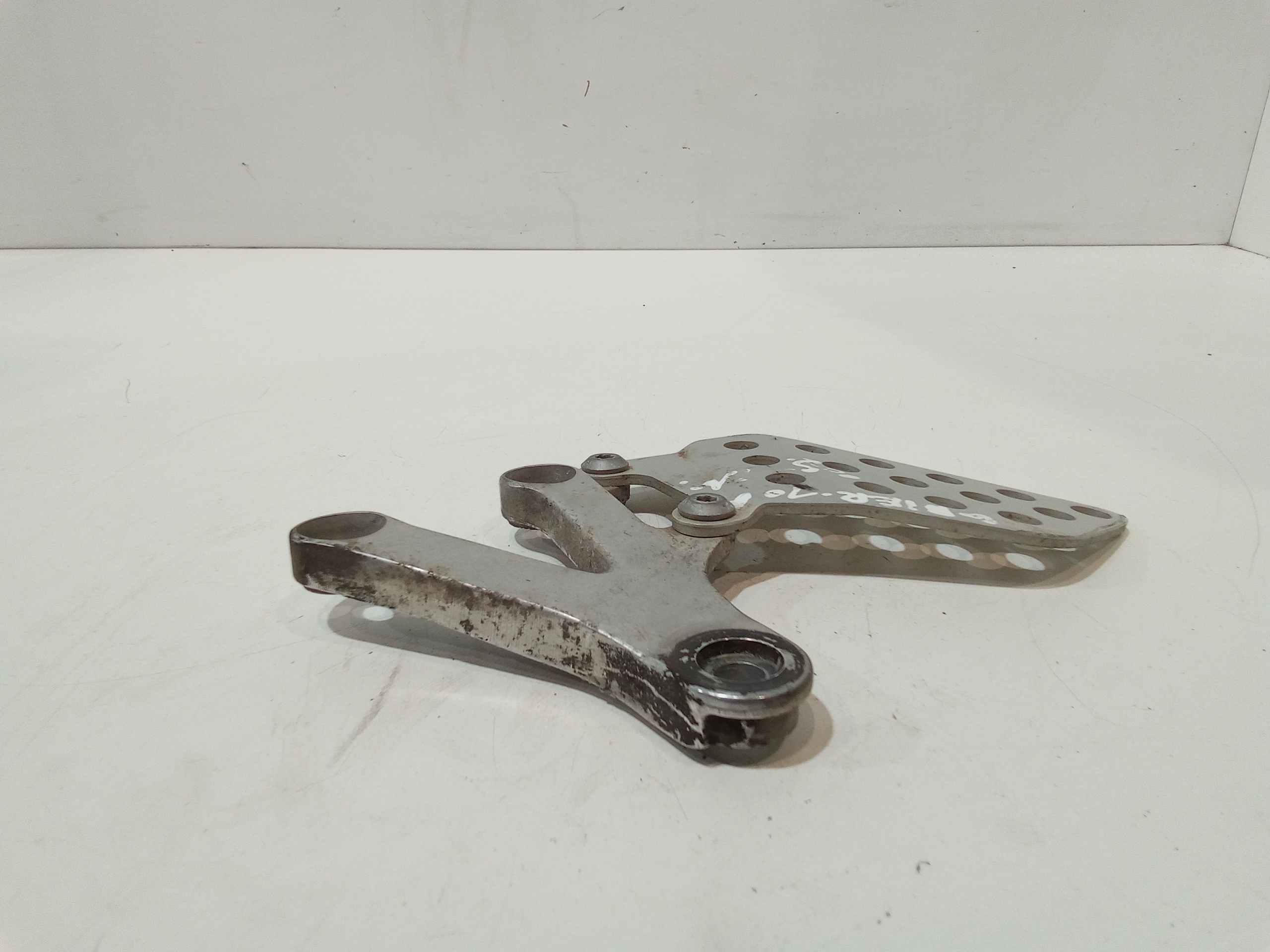 Staffa supporto pedalino per Honda CBR 900 RR Fireblade (2000 - 2001)