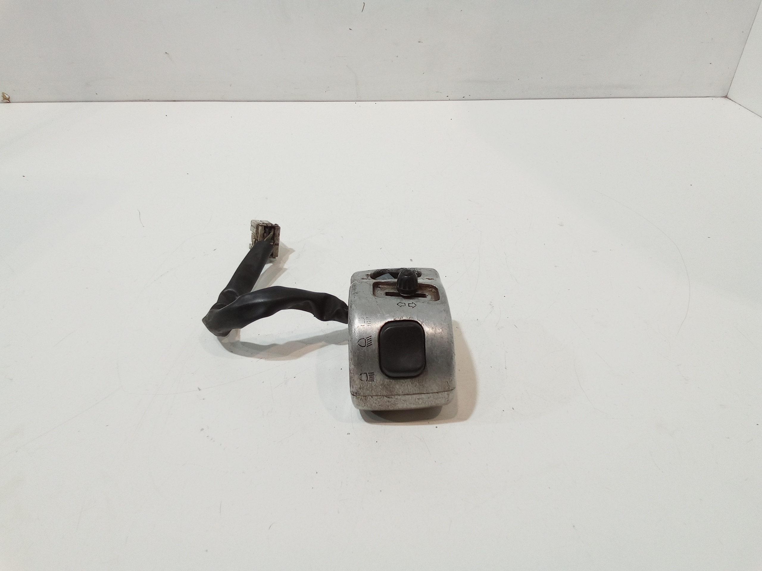 Commutatore Devioluci Sinistro per Piaggio Beverly 200 Serie (2001 - In produzione)