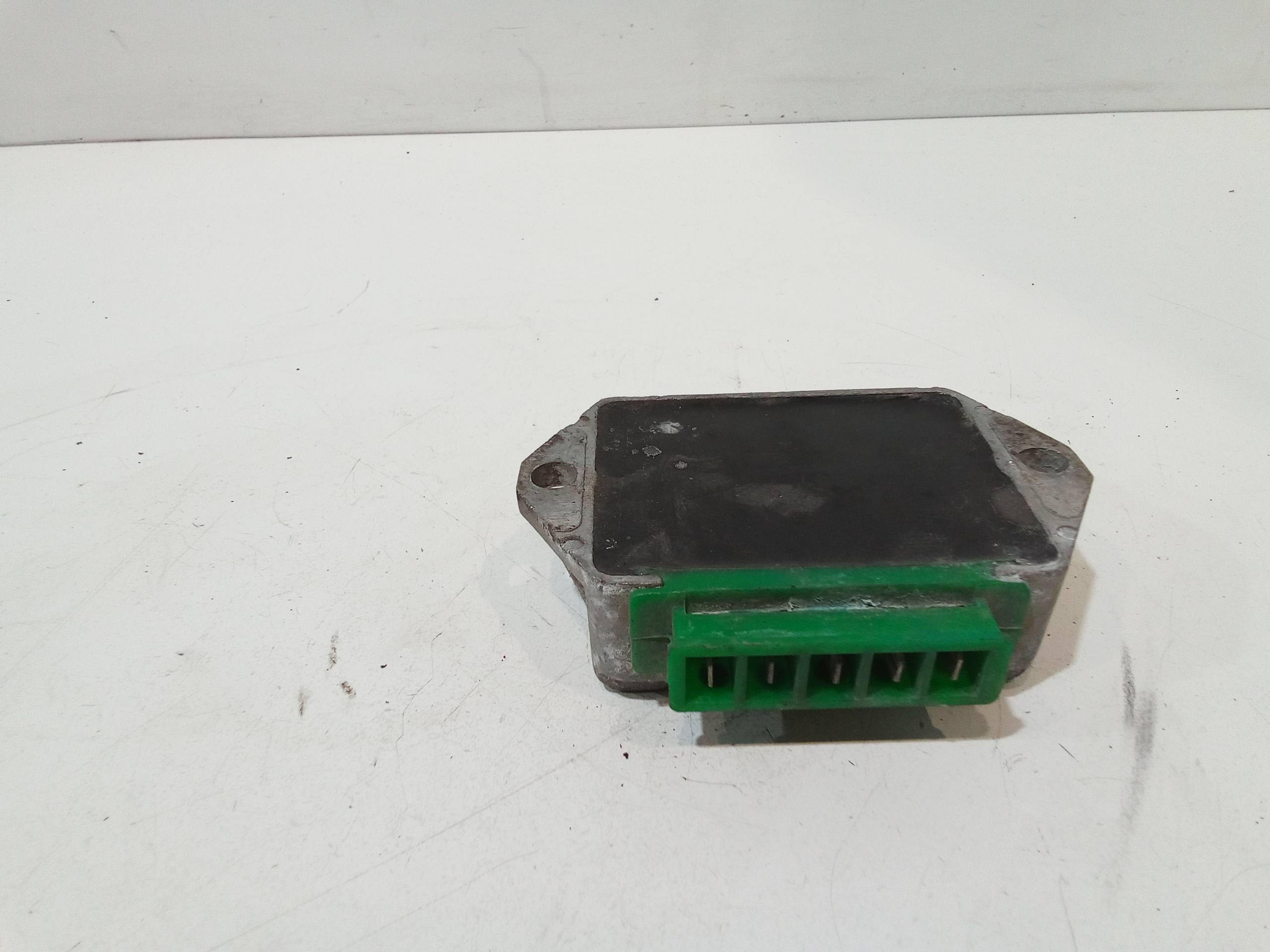 Regolatore di tensione per Piaggio Vespa Px 125cc (94>06) (1994 - 2006)