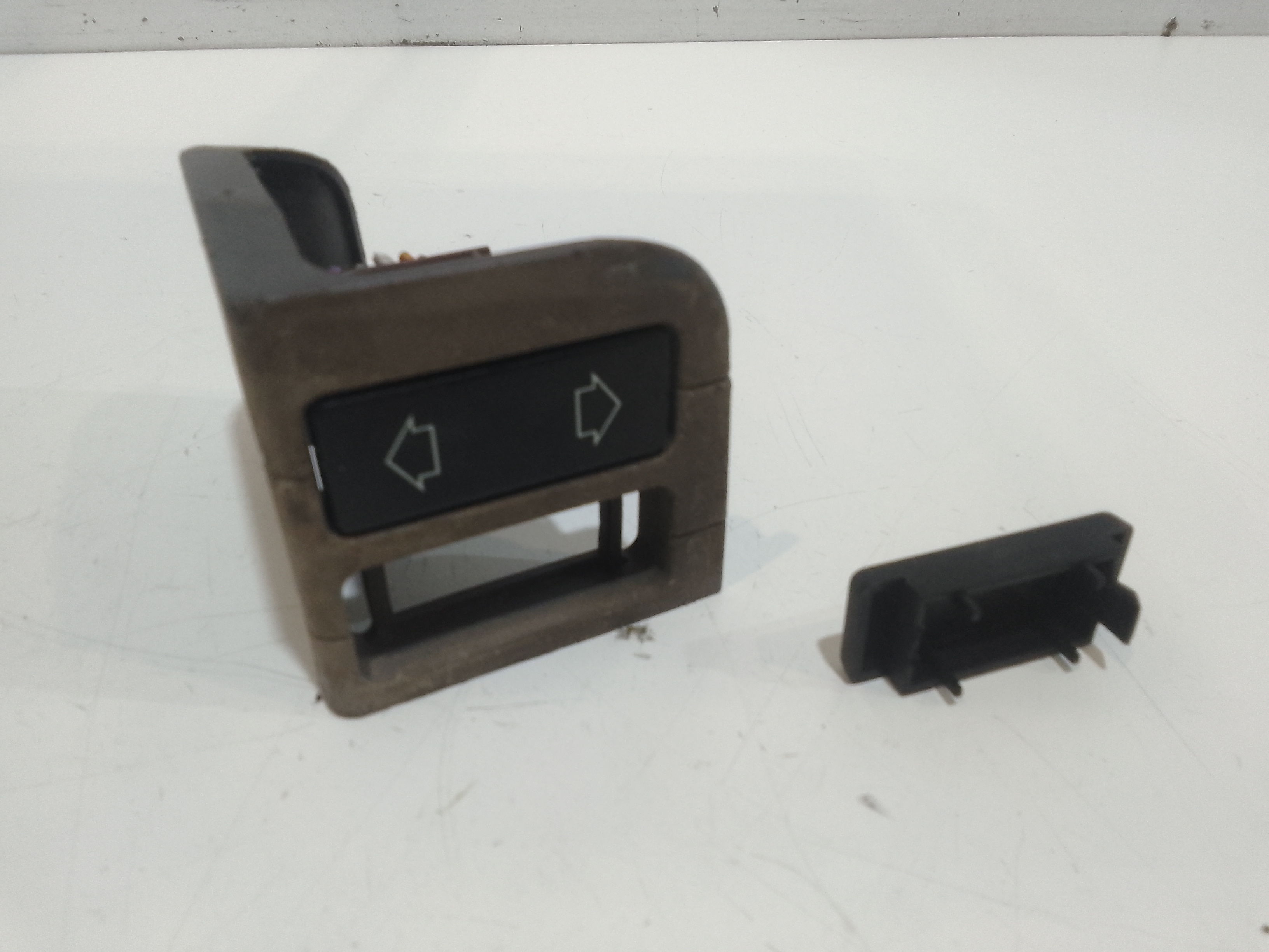 Pulsantiera Anteriore Destra Passeggero per Peugeot 106 1 Serie (1991 - 1996)