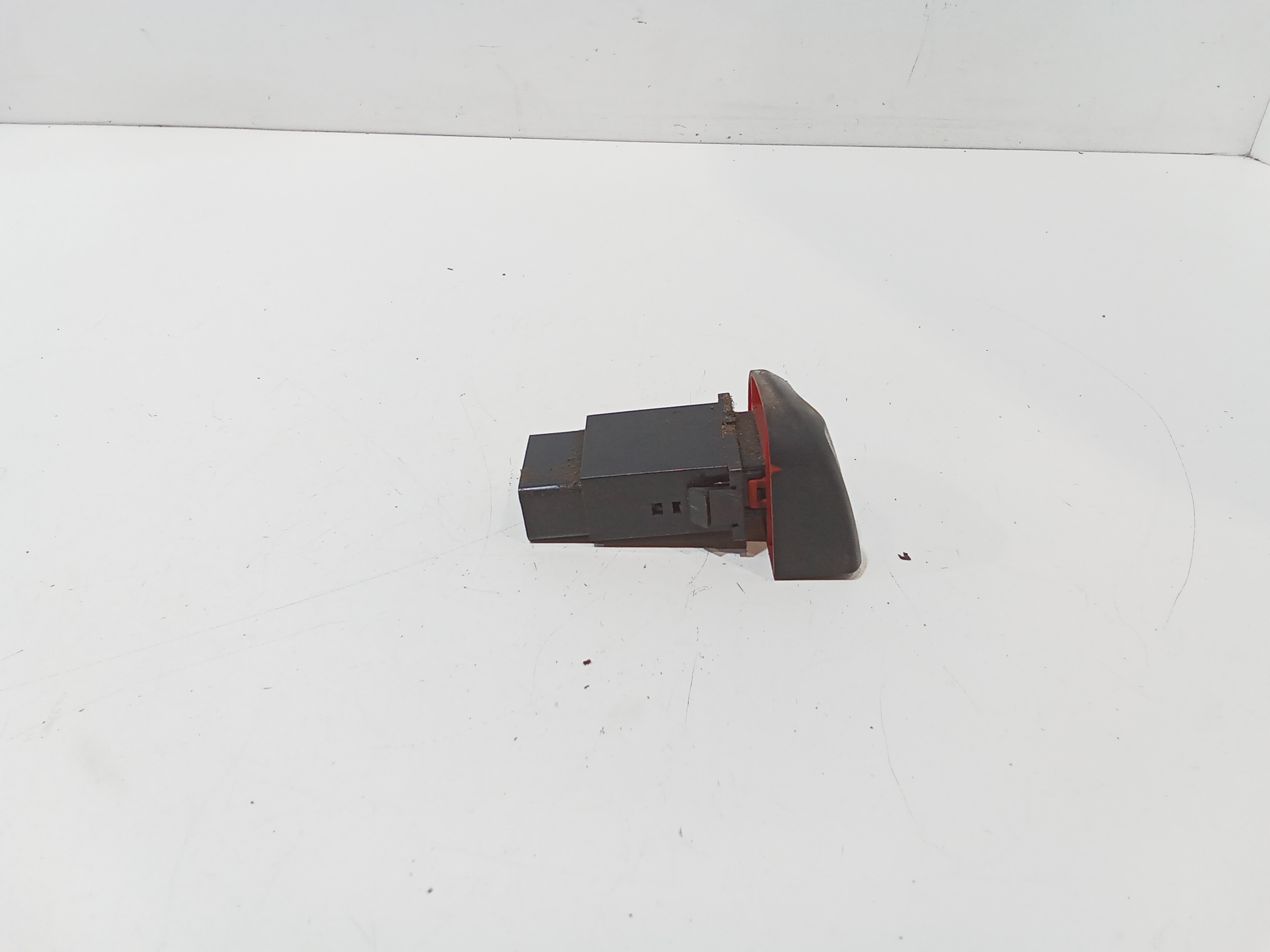 Pulsante luci di emergenza per Hyundai H100 Serie (1996 - 2004)