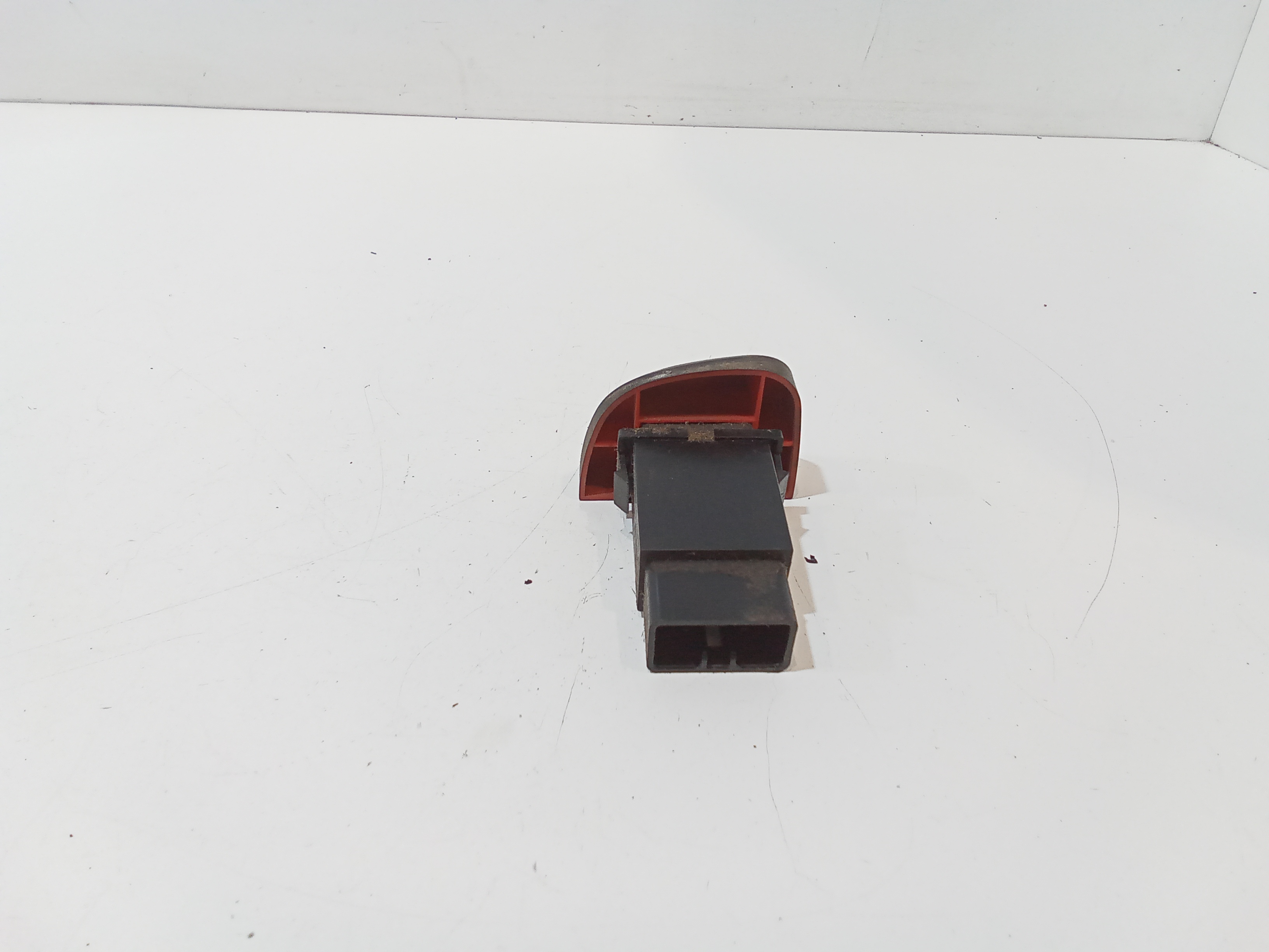 Pulsante luci di emergenza per Hyundai H100 Serie (1996 - 2004)