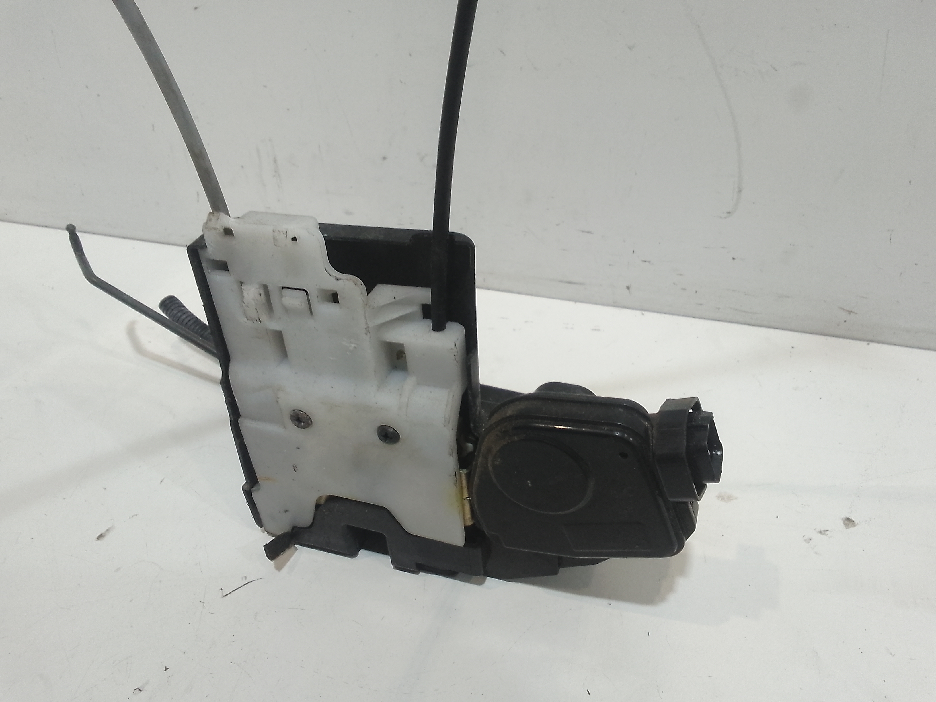 Serratura Anteriore Sinistra per Kia Sportage Serie (04>10) (2004 - 2010)