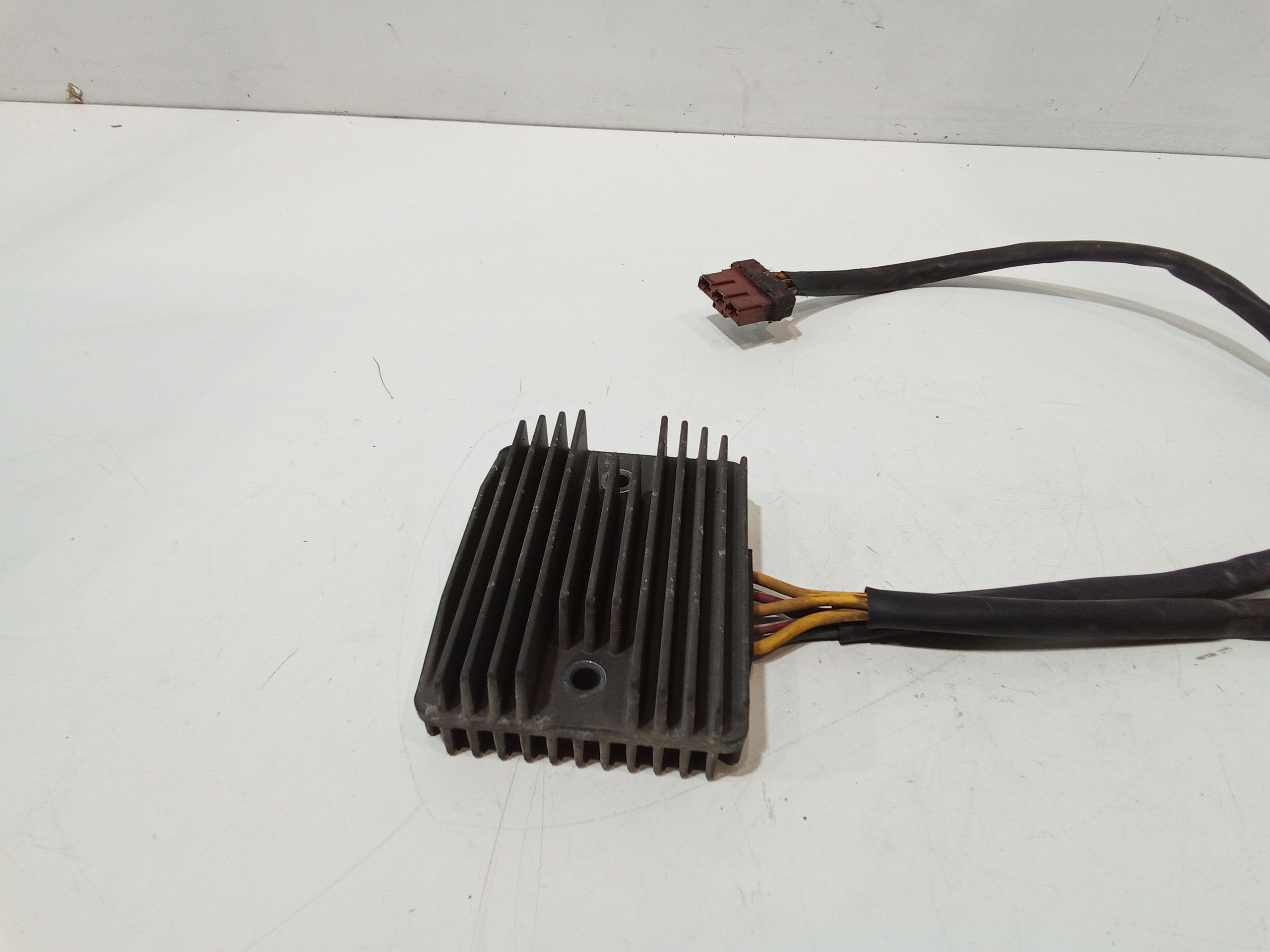 Regolatore di tensione per Aprilia Scarabeo 200cc (03>07) (2003 - 2007)