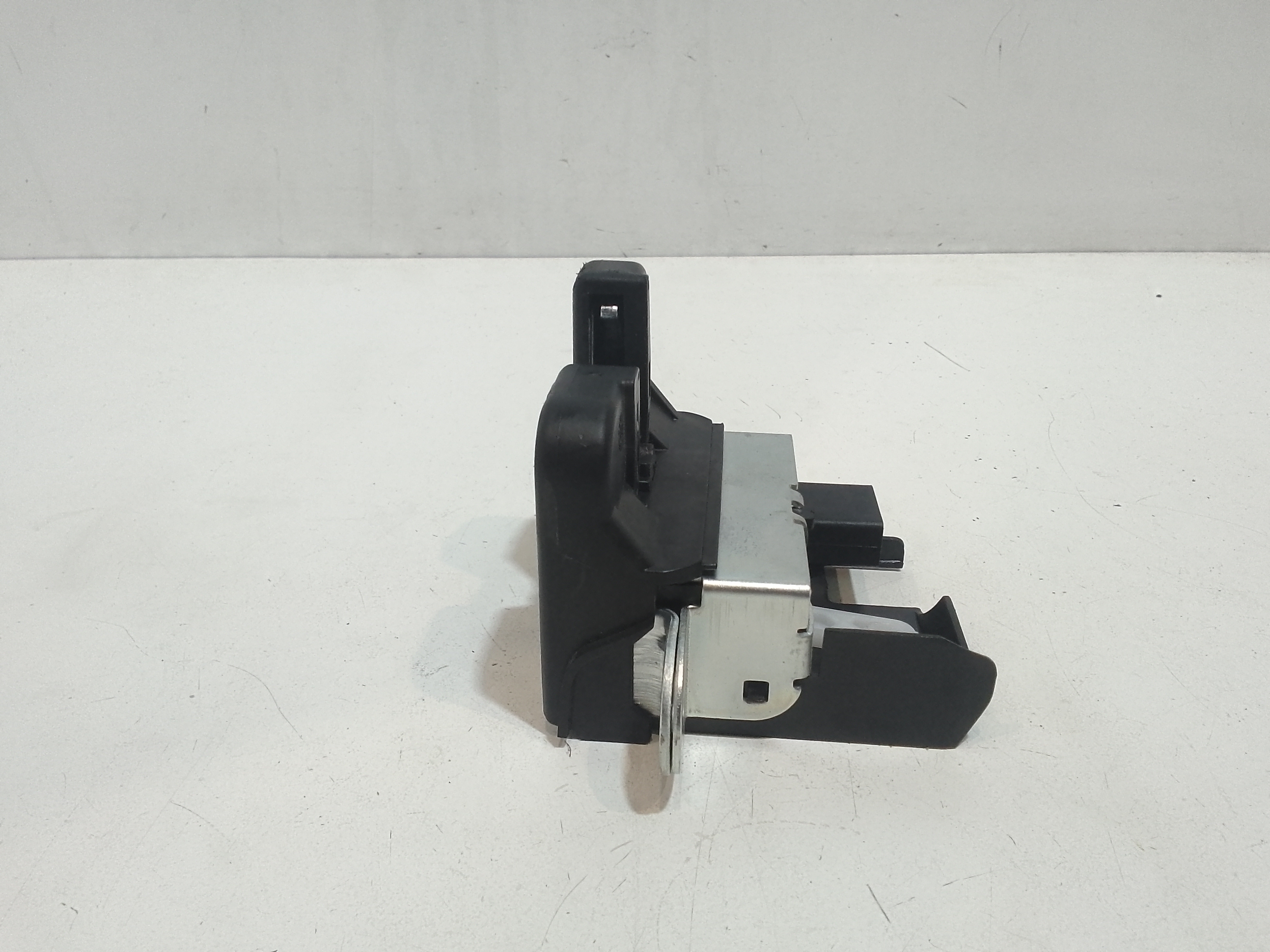 Serratura Cofano Posteriore per Volkswagen Passat Variant 4 Serie (2005 - 2010)