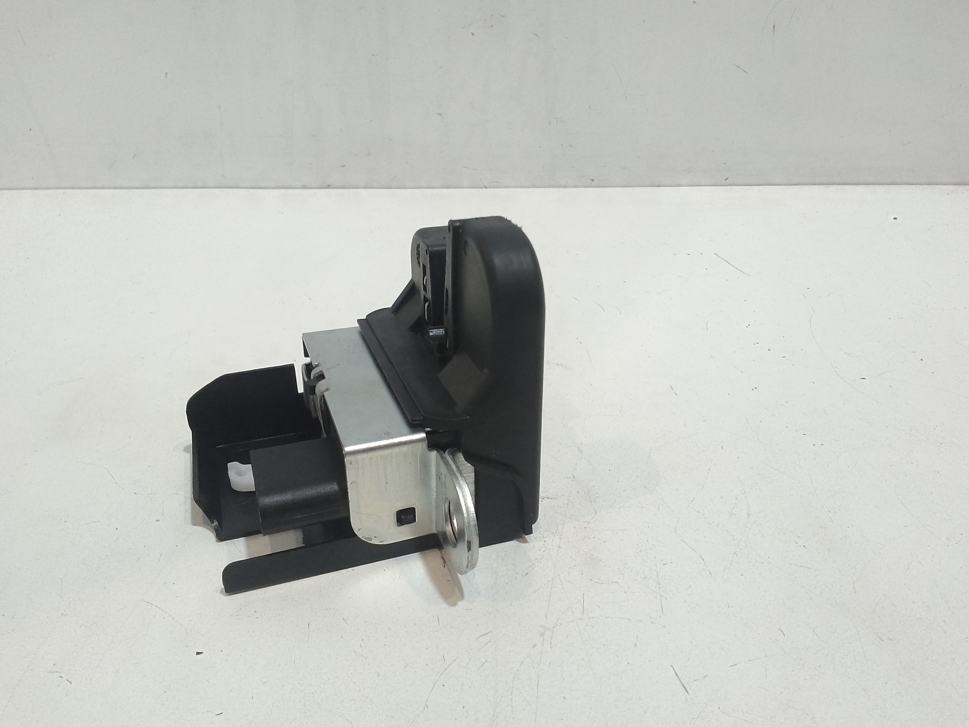 Serratura Cofano Posteriore per Volkswagen Passat Variant 4 Serie (2005 - 2010)