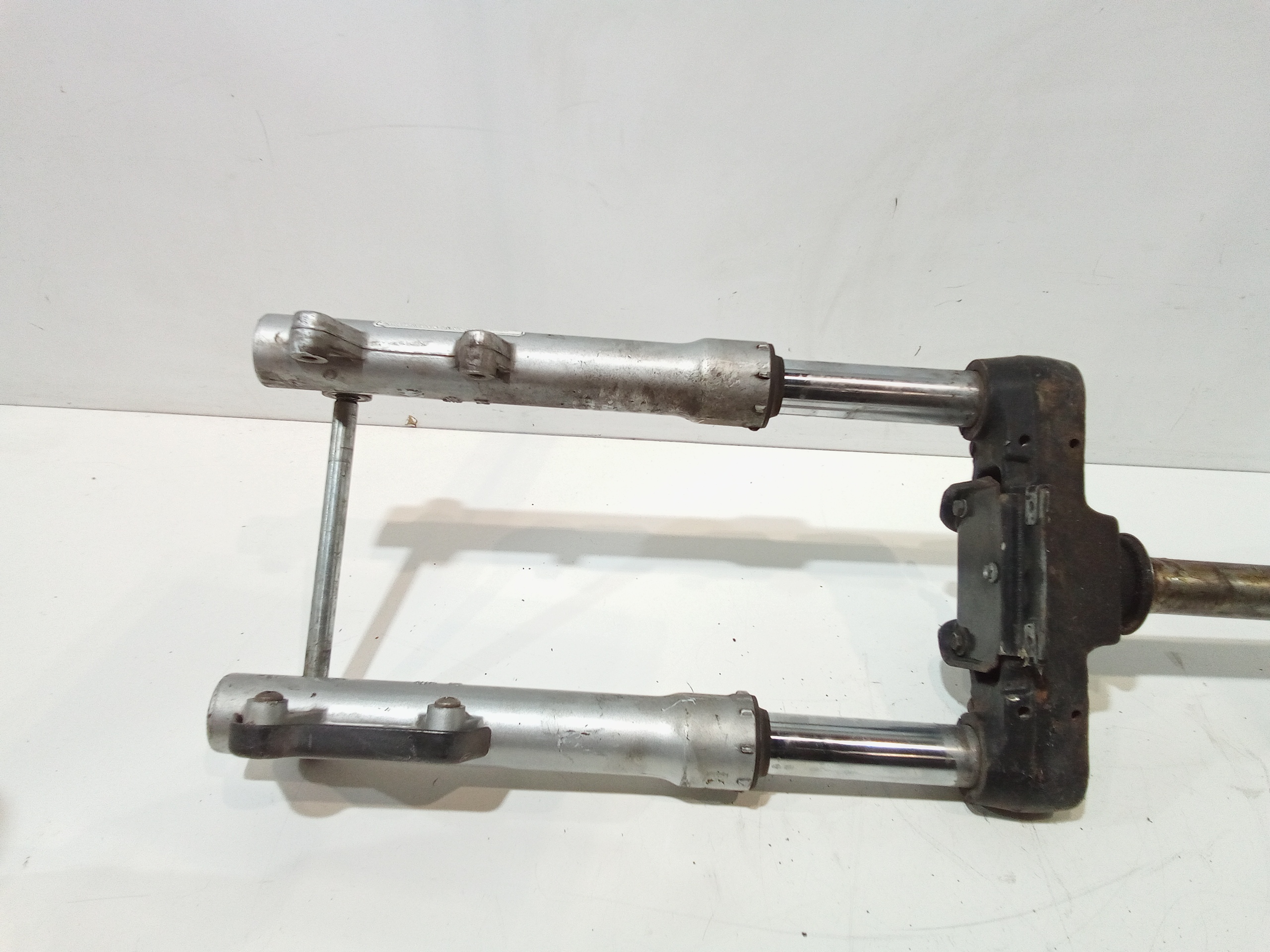 Forcina anteriore per Aprilia Scarabeo 200cc (03>07) (2003 - 2007)