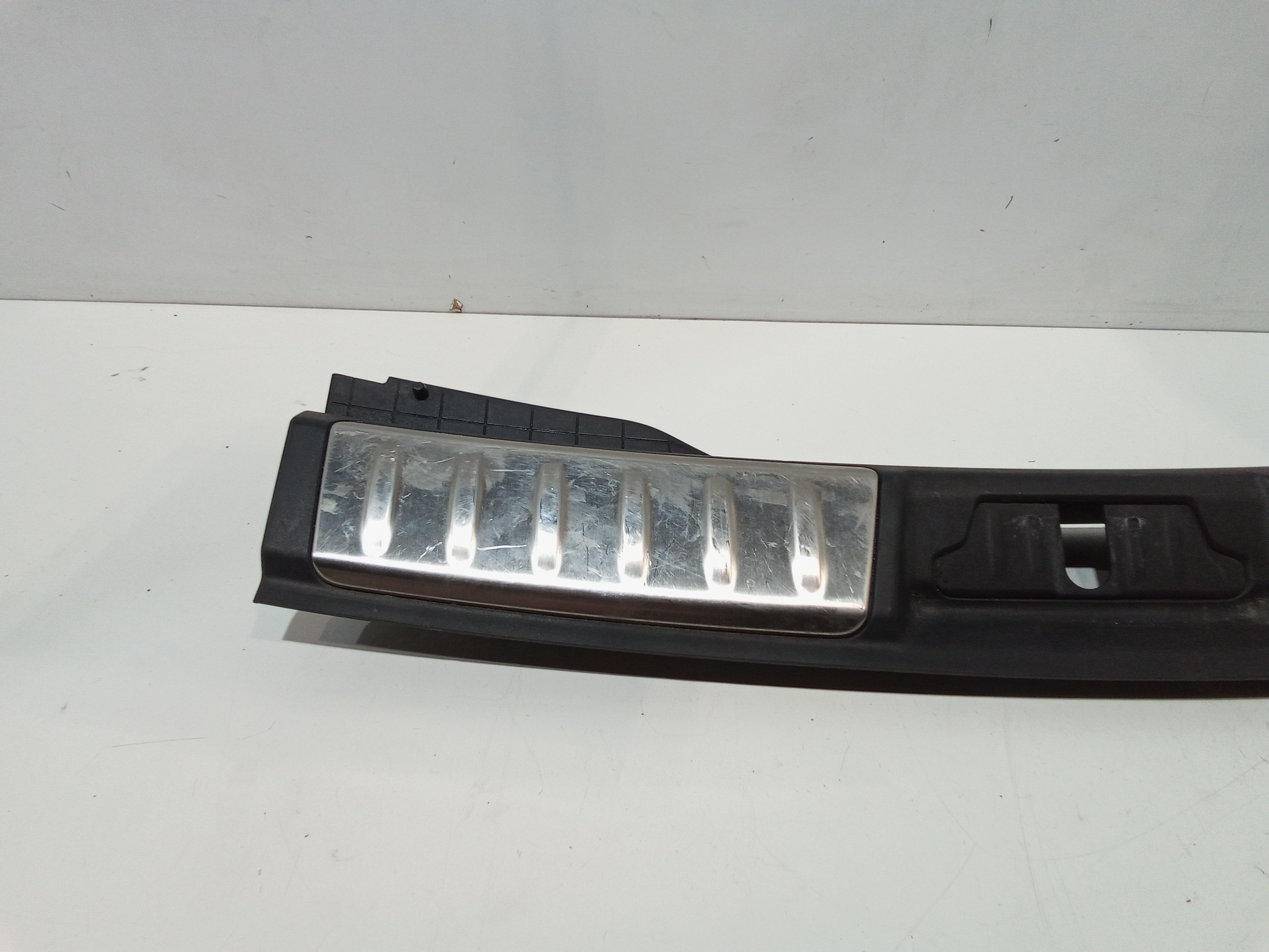 Batticofano posteriore per Jaguar F-pace Serie (16>) (2016 - In produzione)