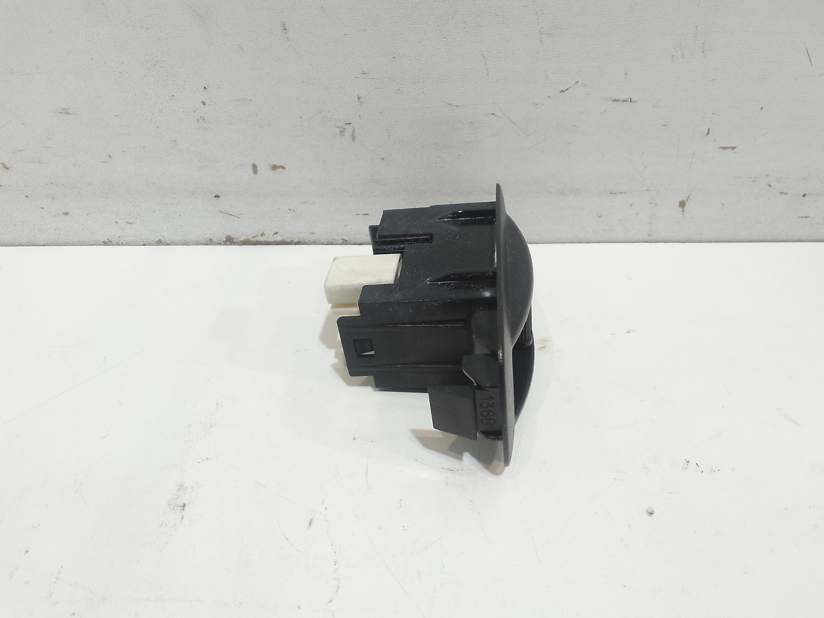 Pulsantiera Posteriore Destra per Toyota Rav4 3 Serie (2003 - 2005)