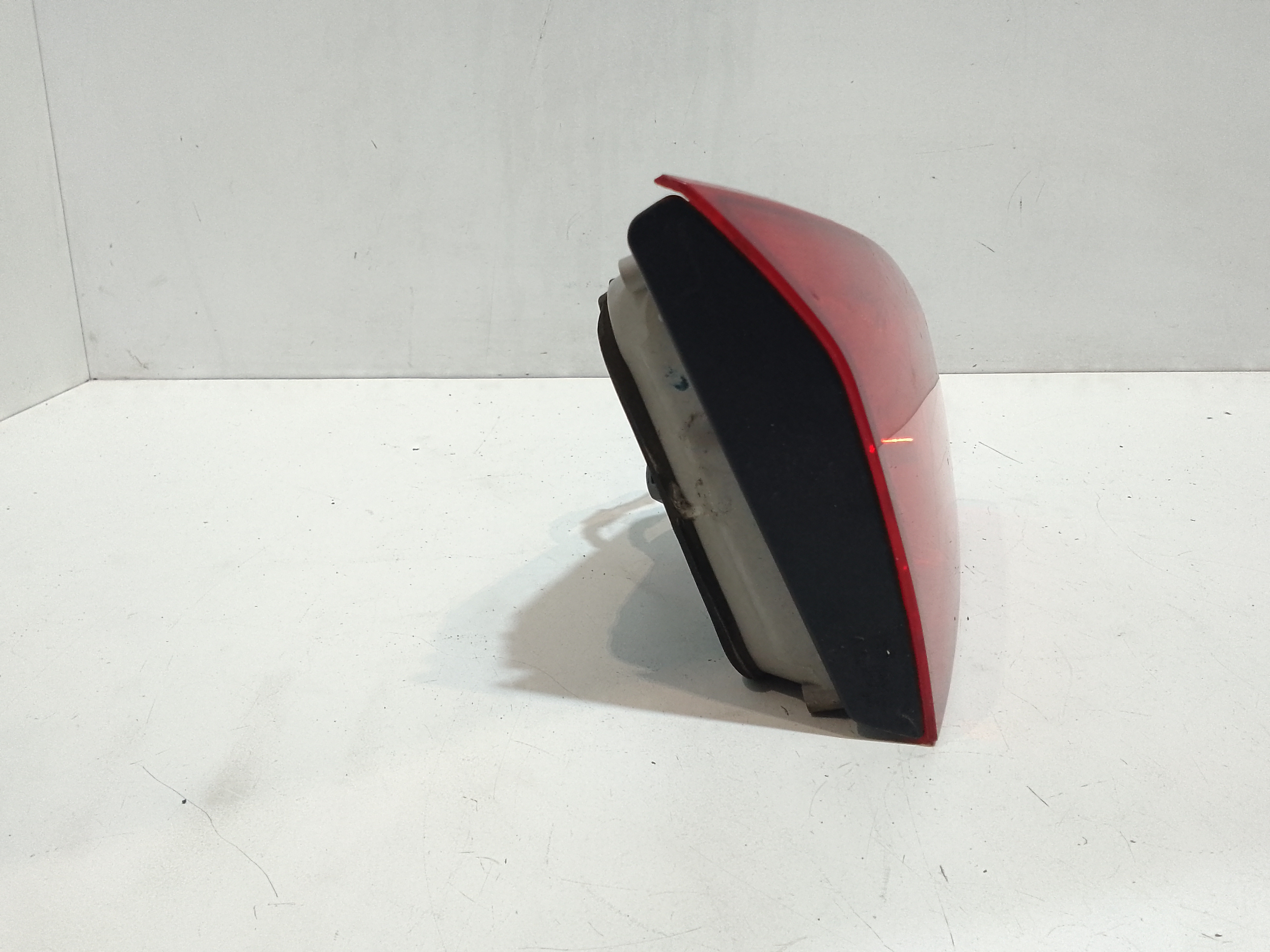 Stop Posteriore Sinistro Integrato nel Portello per Opel Insignia S. Wagon (2008 - 2017)