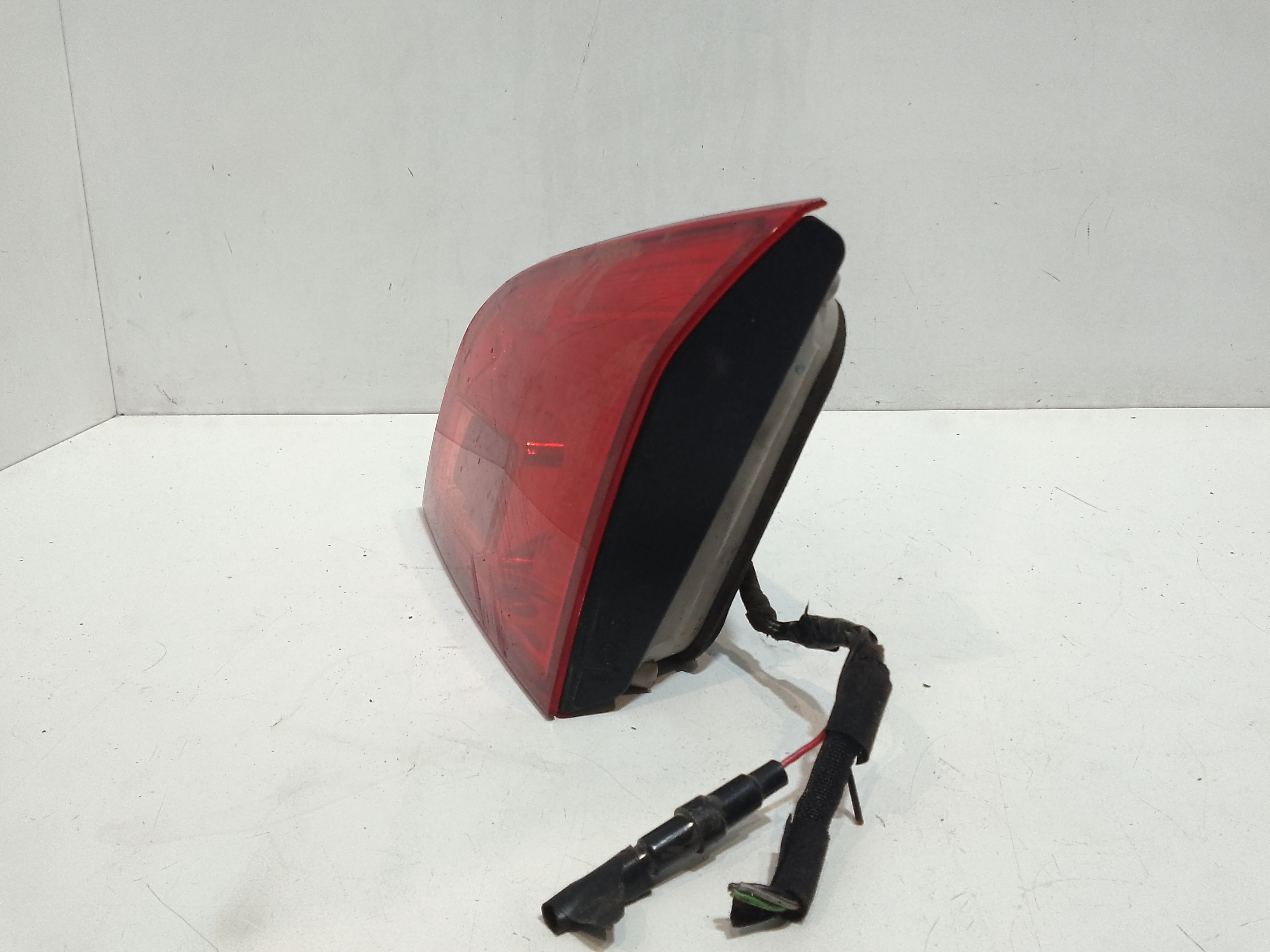 Stop Posteriore Destro Integrato nel Portello per Opel Insignia S. Wagon (2008 - 2017)