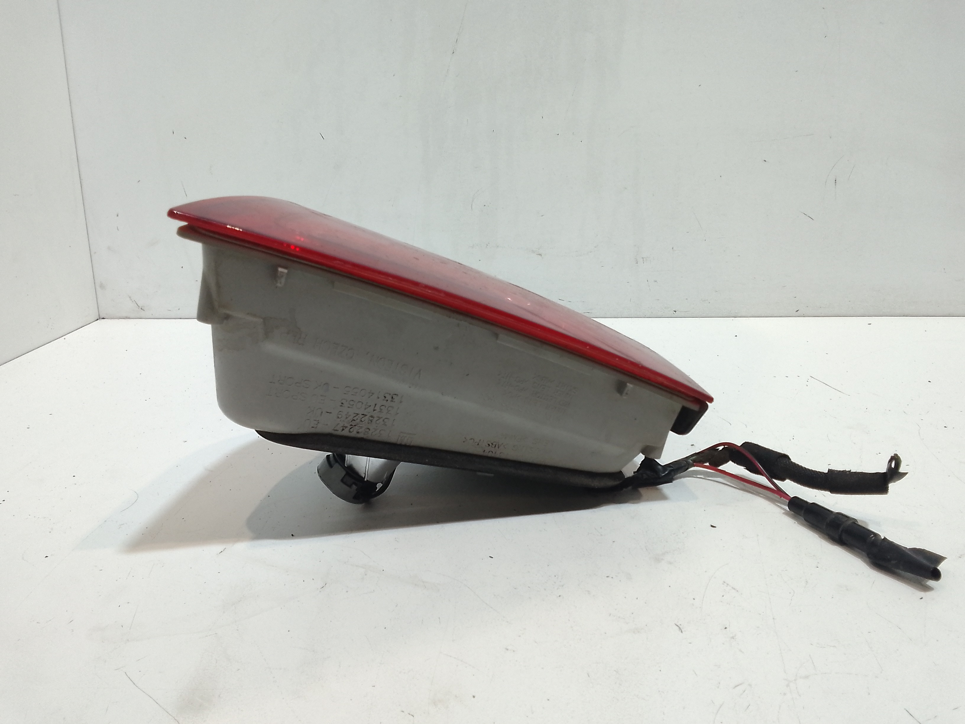 Stop Posteriore Destro Integrato nel Portello per Opel Insignia S. Wagon (2008 - 2017)