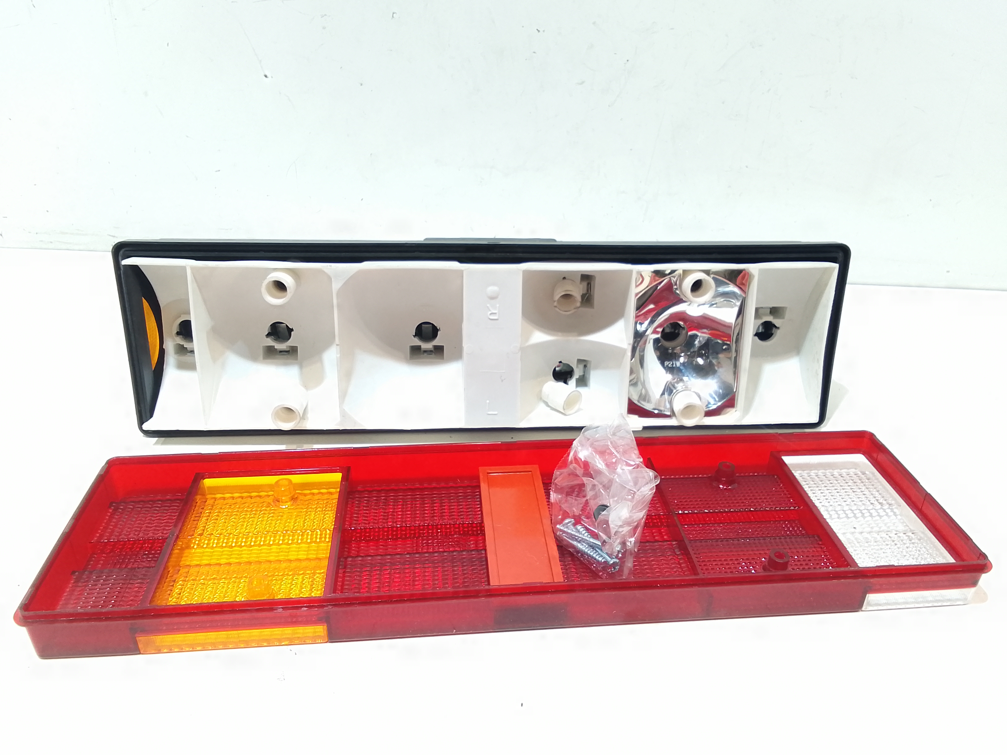 Stop fanale Posteriore sinistro lato Guida per Mercedes Atego 3 Ejes 26t/bm 950/2/4 (97>05) (1997 - 2005)