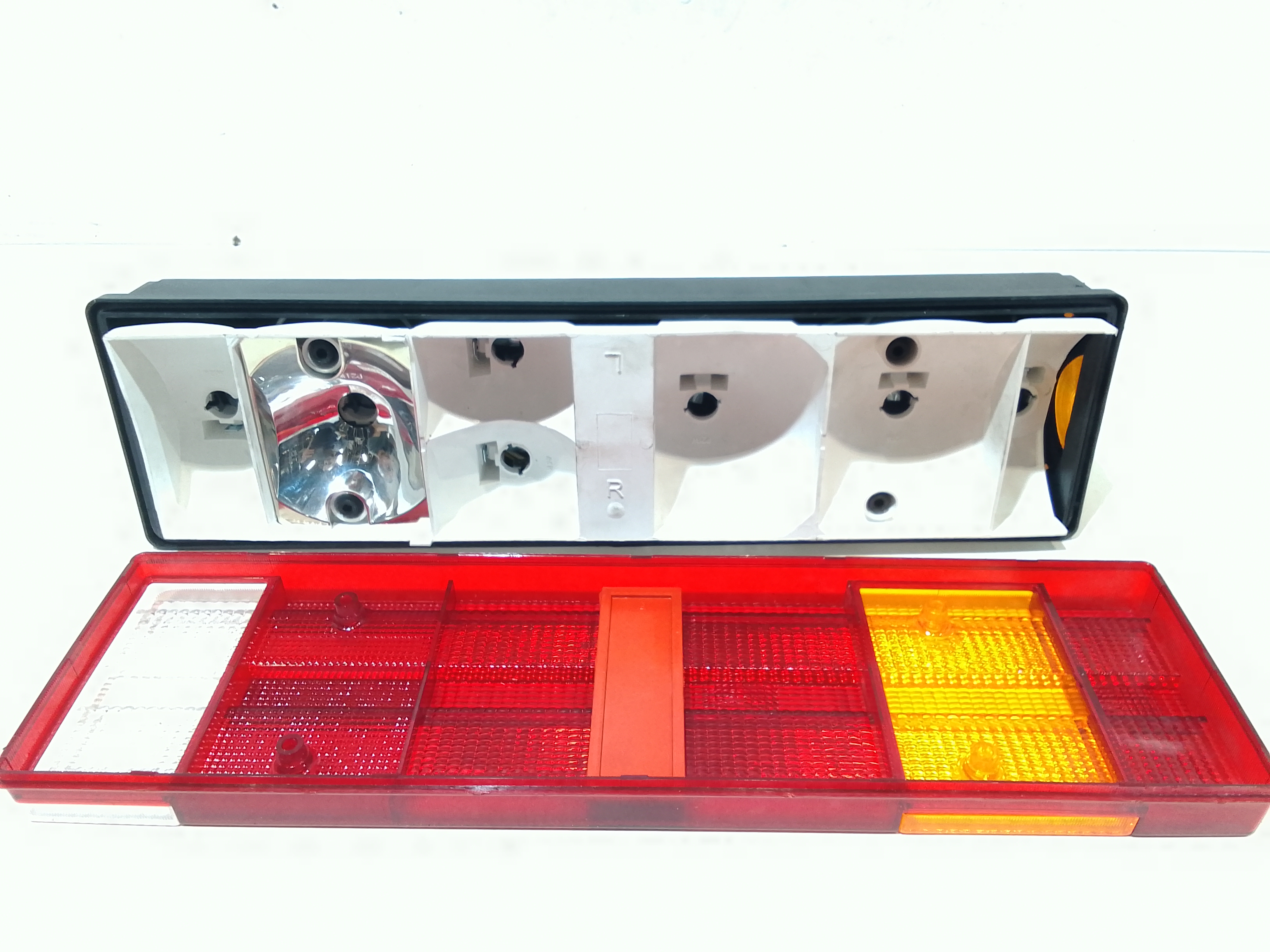 Stop fanale posteriore Destro Passeggero per Mercedes Atego 3 Ejes 26t/bm 950/2/4 (97>05) (1997 - 2005)
