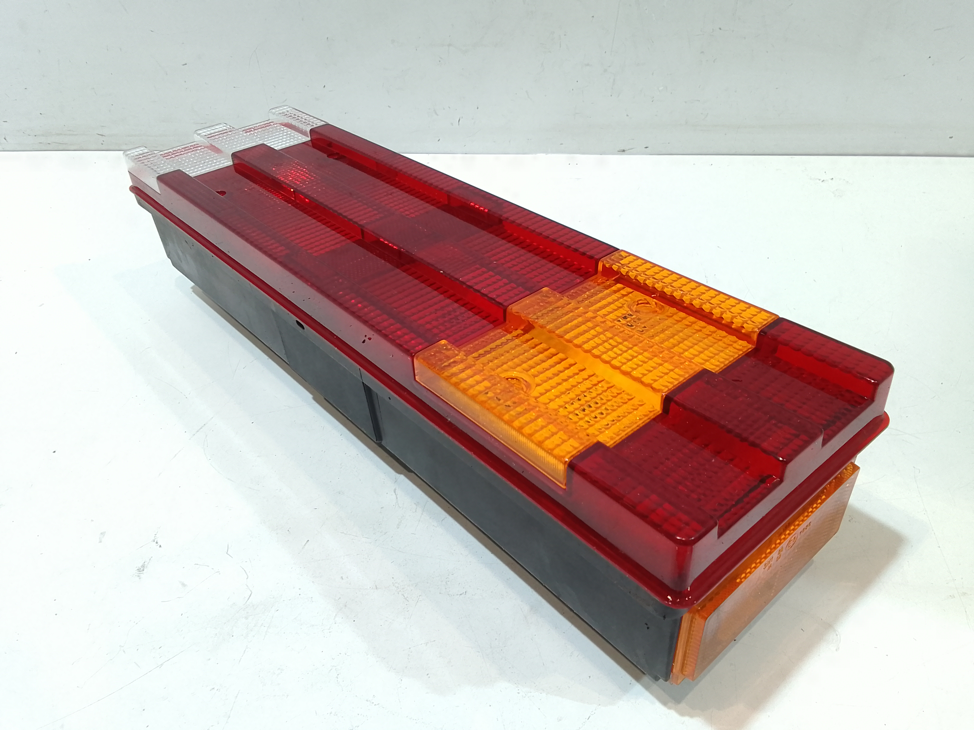 Stop fanale posteriore Destro Passeggero per Mercedes Atego 3 Ejes 26t/bm 950/2/4 (97>05) (1997 - 2005)