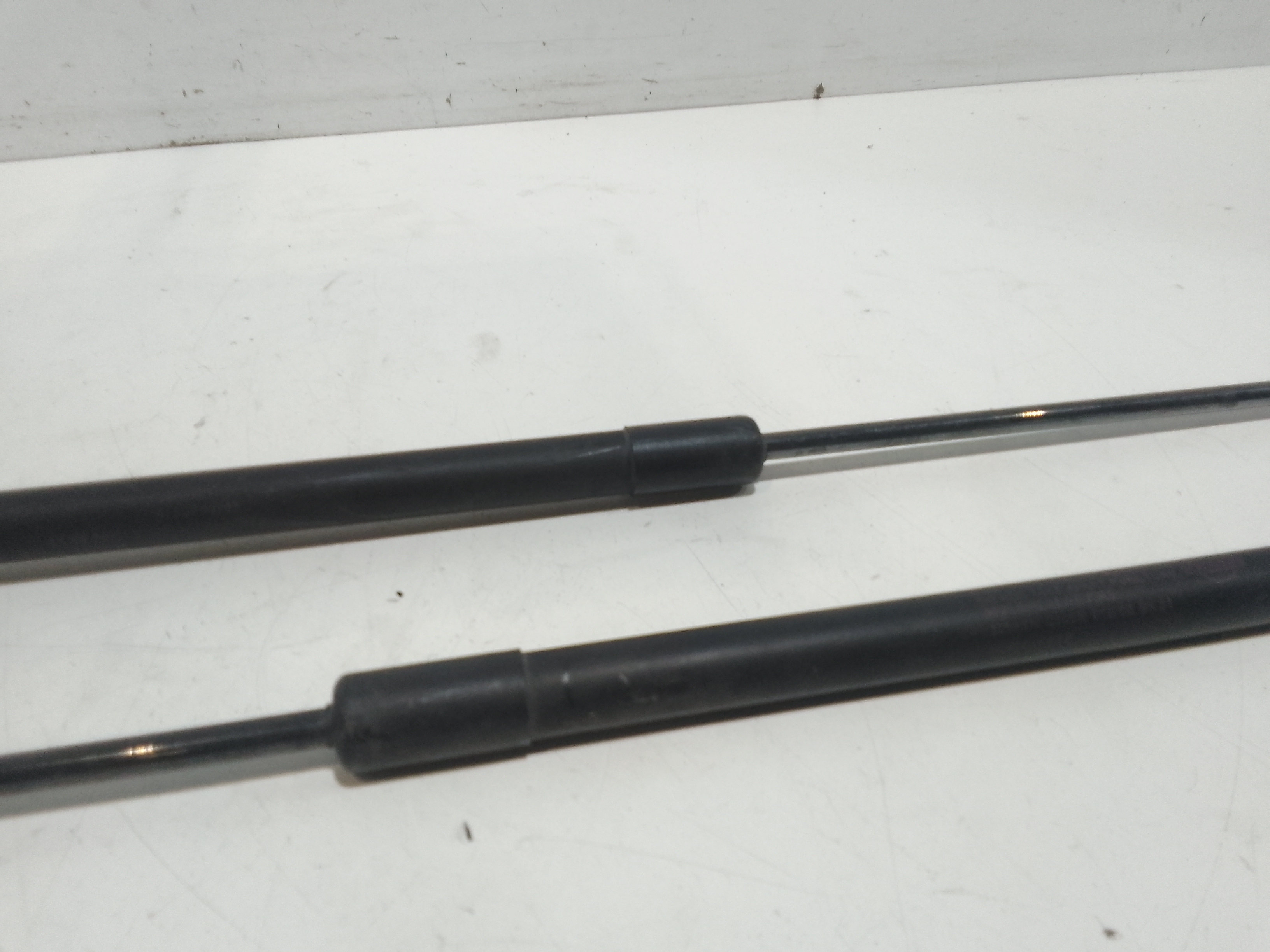 Pistoncini cofano Post. per Nissan Qashqai 1 Serie (2006 - 2009)