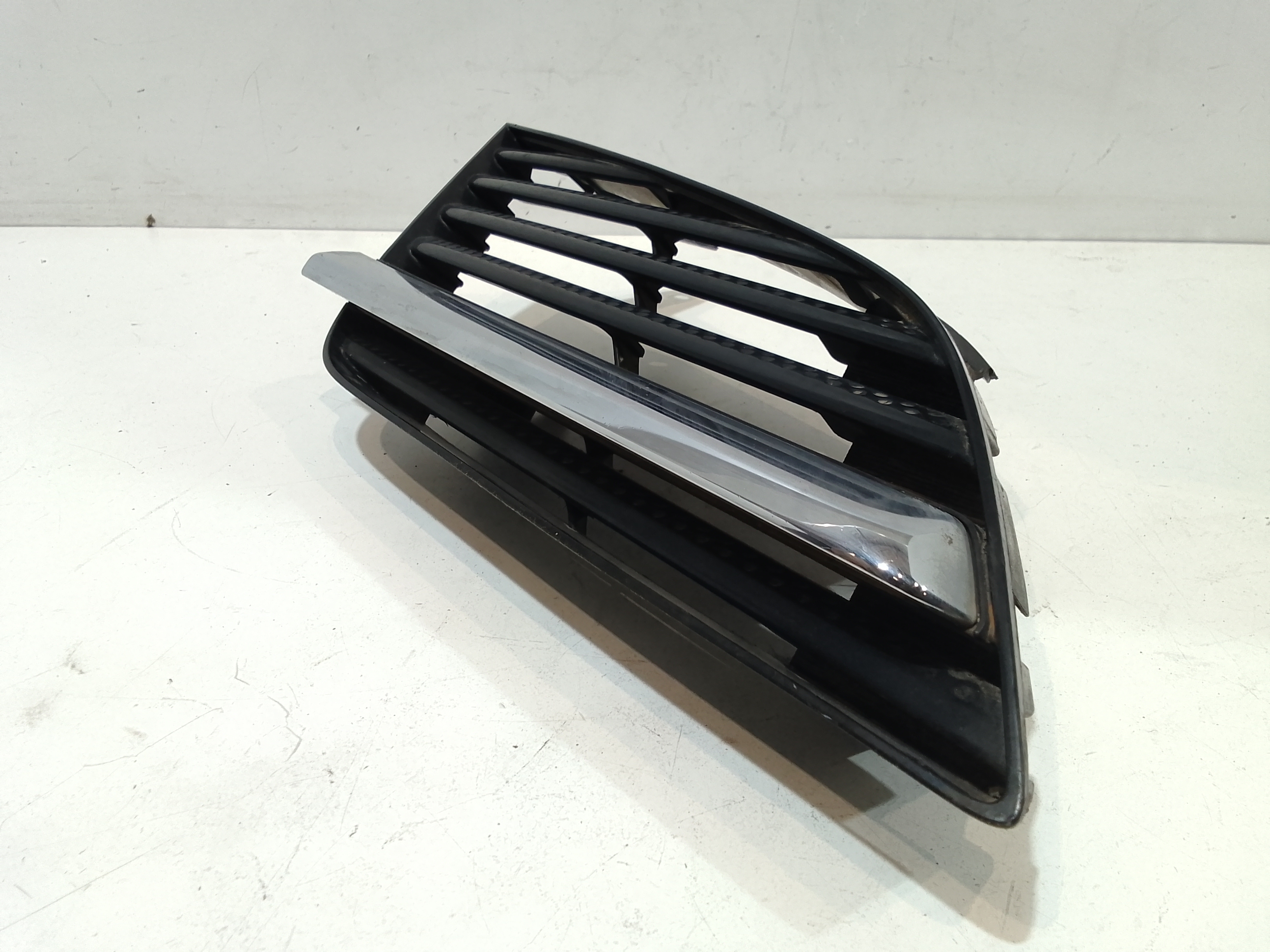 Griglia Anteriore per Nissan Primera Berlina 2 Serie (1995 - 2002)