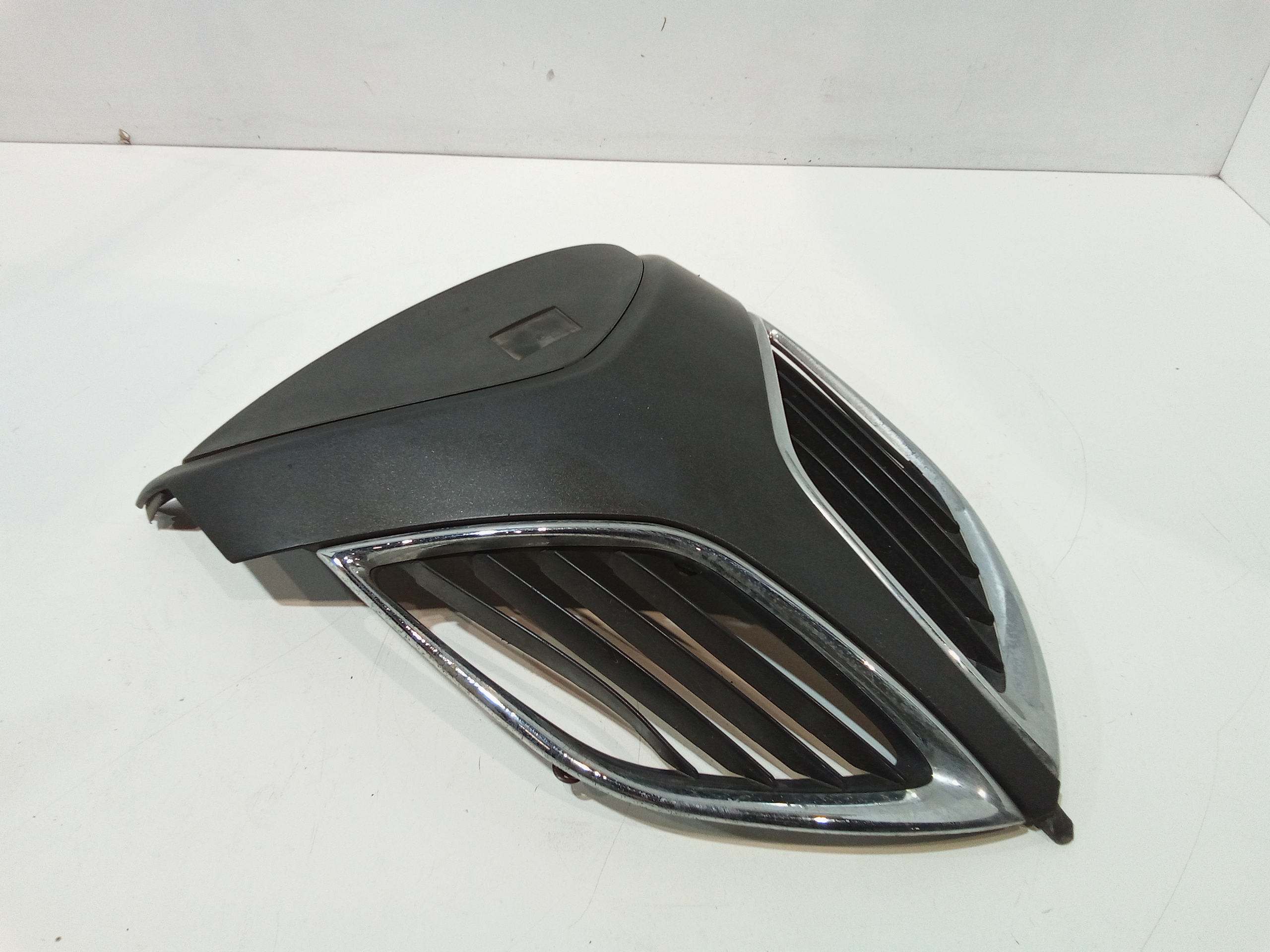Coperchio scudo anteriore per Aprilia Sport City 200cc  (04>08) (2004 - 2008)