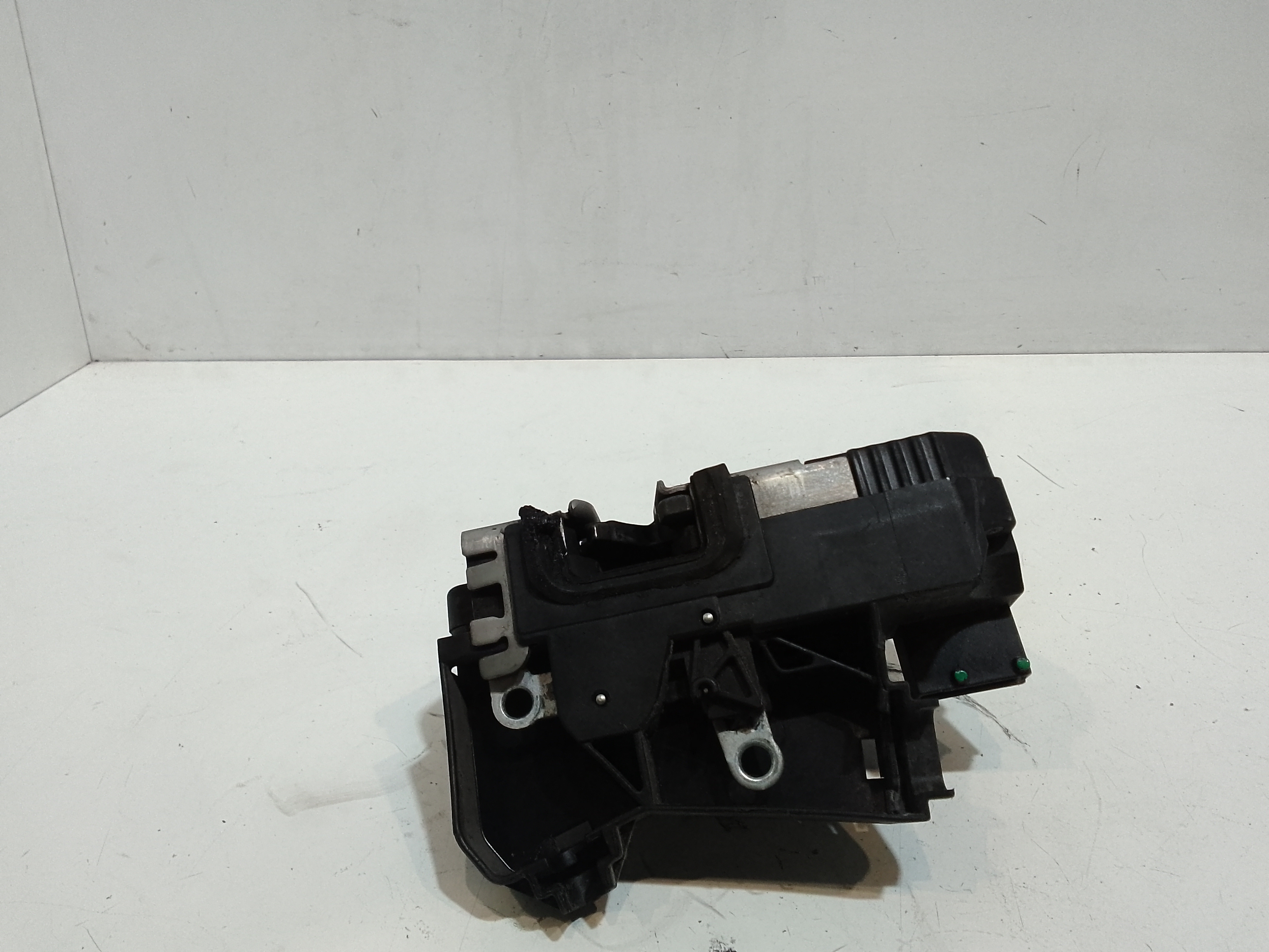 Serratura Anteriore Sinistra per Opel Corsa C 3p 2 Serie (2003 - 2006)