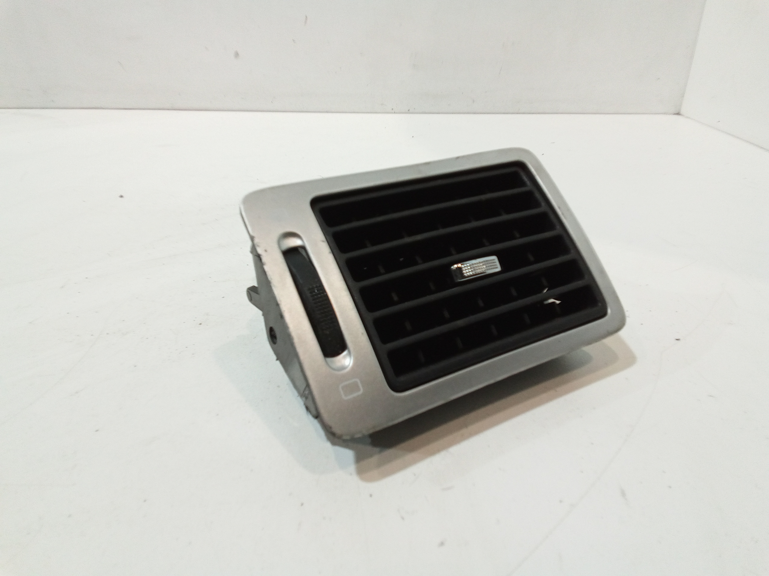 Bocchetta aria cruscotto lato guida per Peugeot 307 Berlina (2001 - 2005)