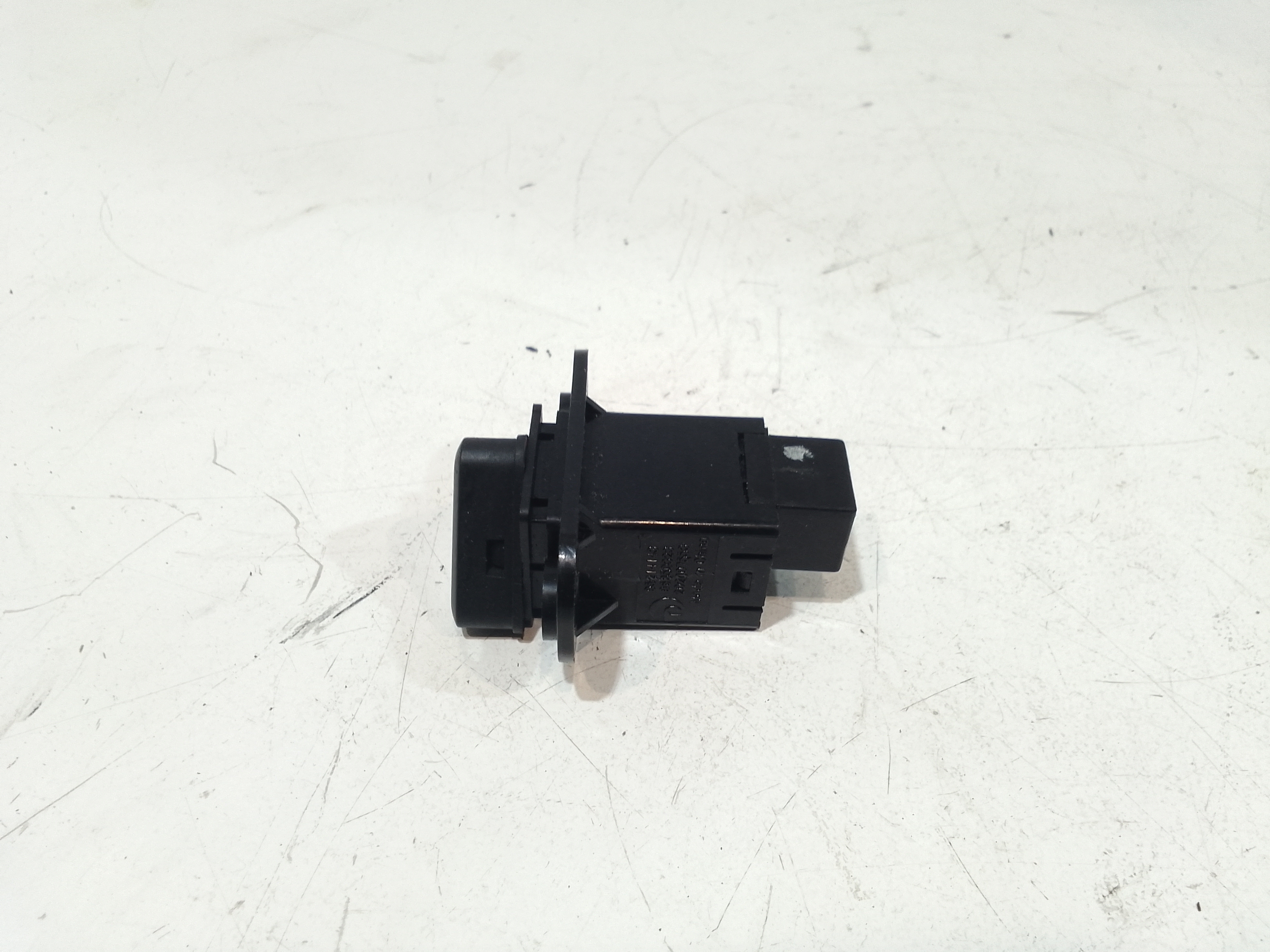 Pulsante luci di emergenza per Chevrolet Cruze Berlina (2009 - In produzione)