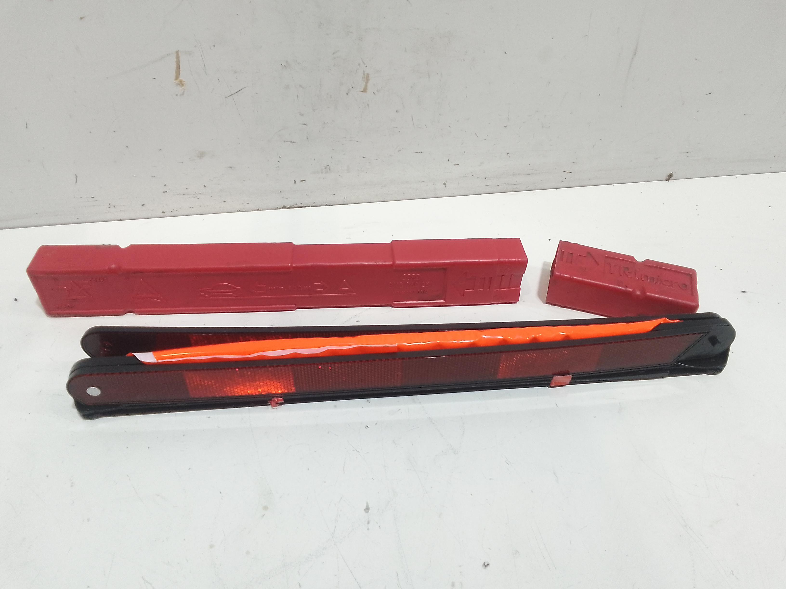 Triangolo di emergenza per Audi A3 Serie (8v1) (12>18) (2012 - 2018)