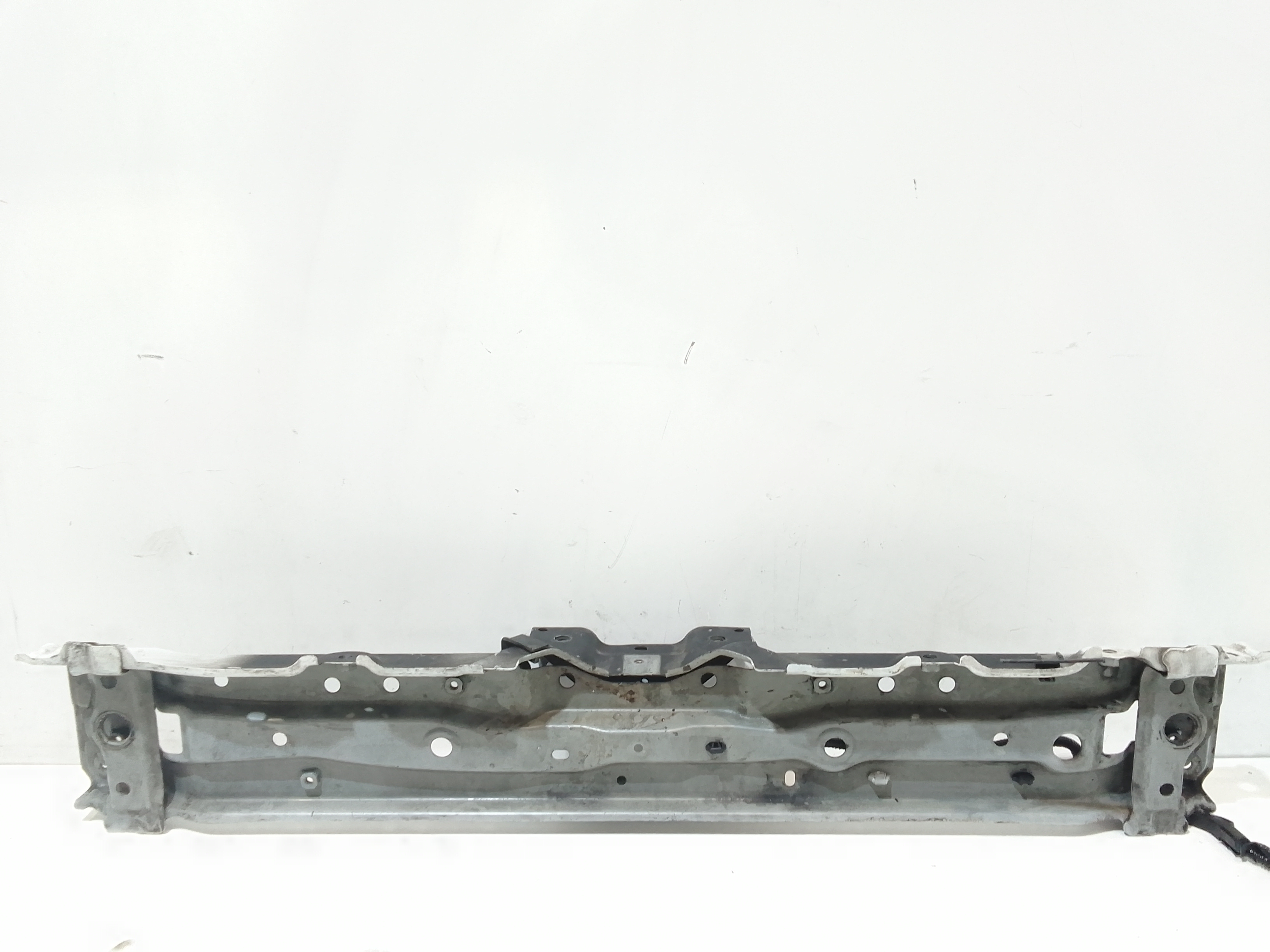 Traversa batticofano per Lexus UX (2018 - )