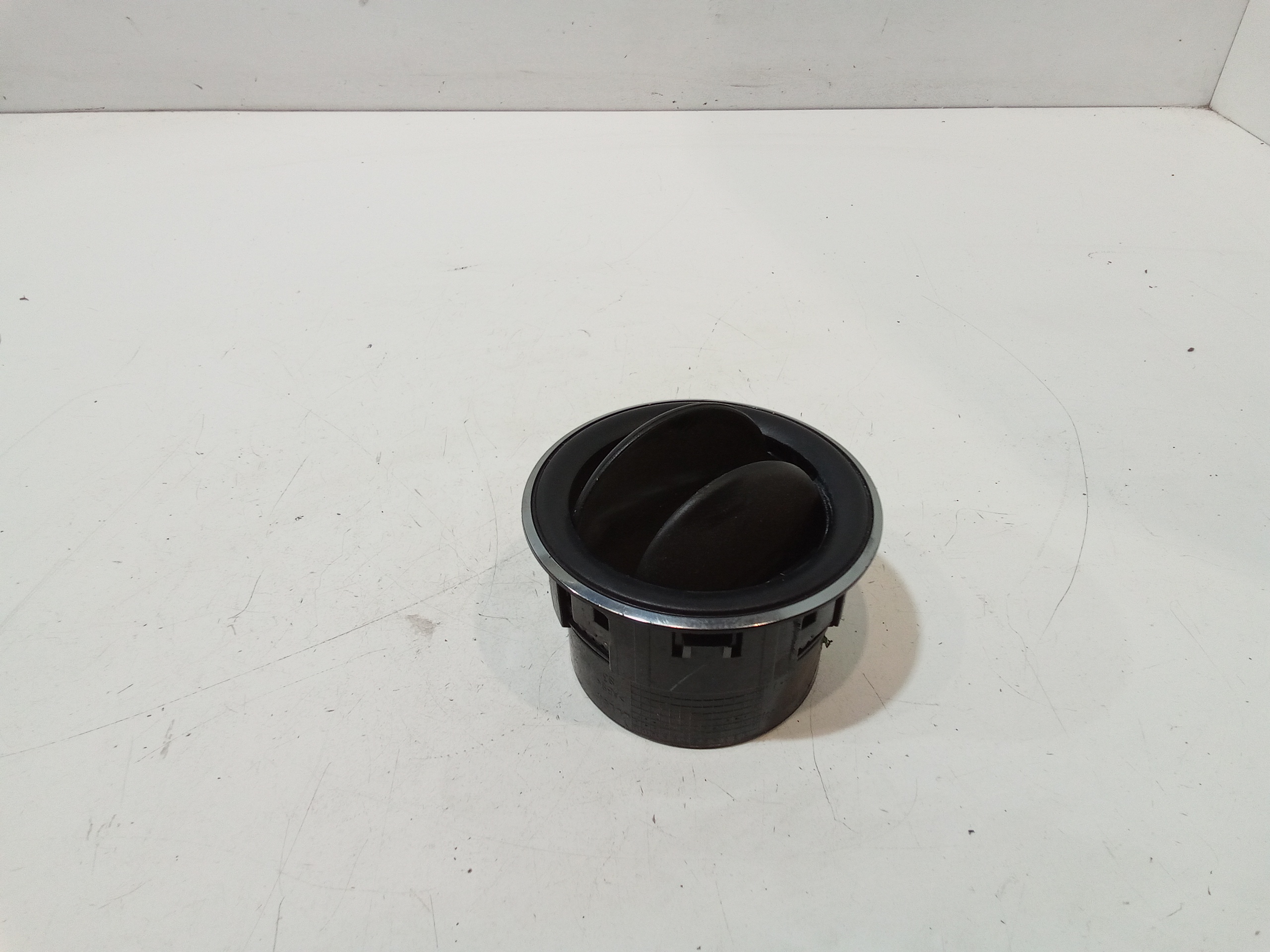 Bocchetta aria cruscotto lato guida per Dacia Sandero Serie Ii (12>20) (2012 - 2020)