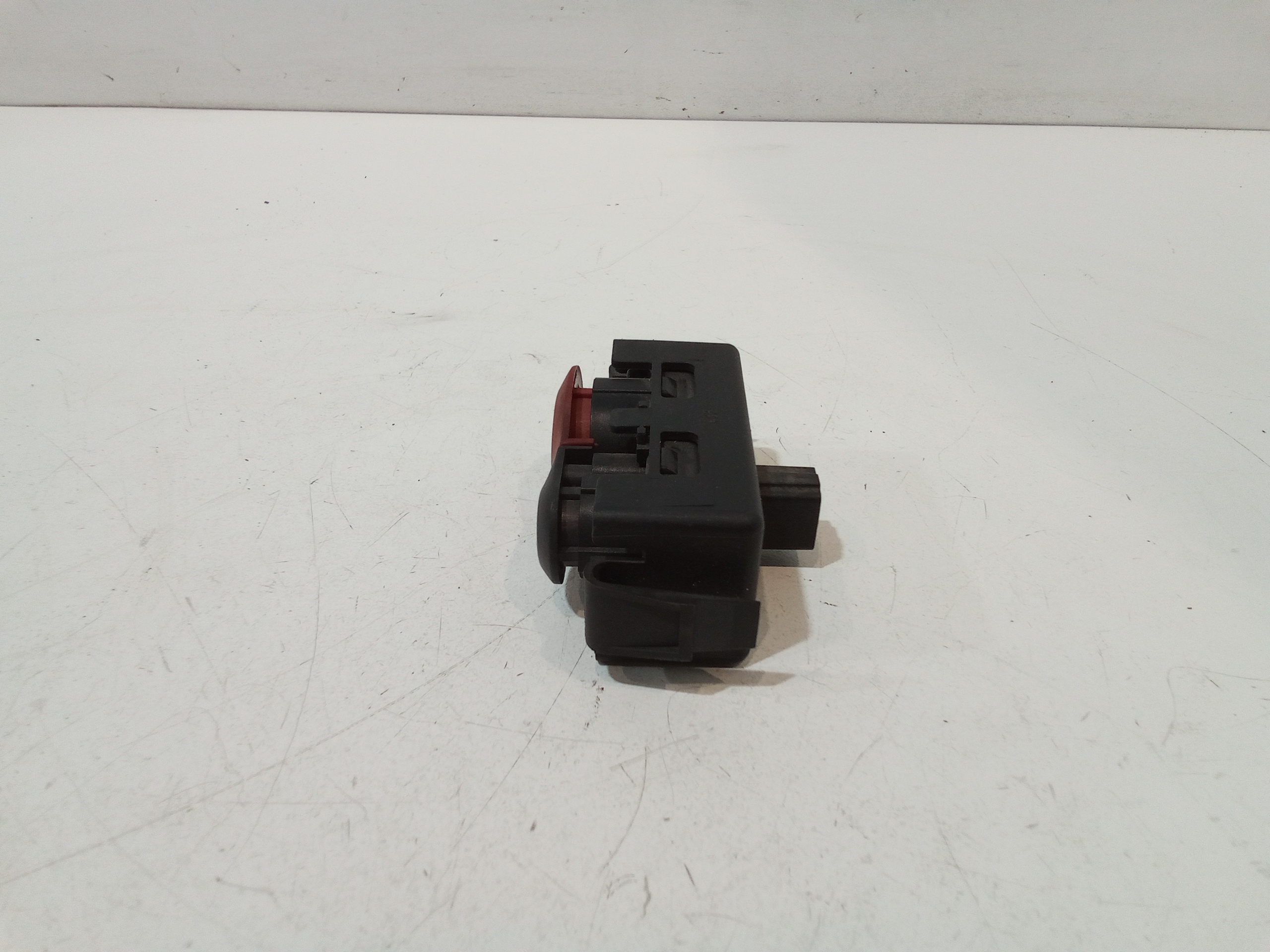 Pulsante luci di emergenza per Renault Clio Serie (08>15) (2008 - 2015)