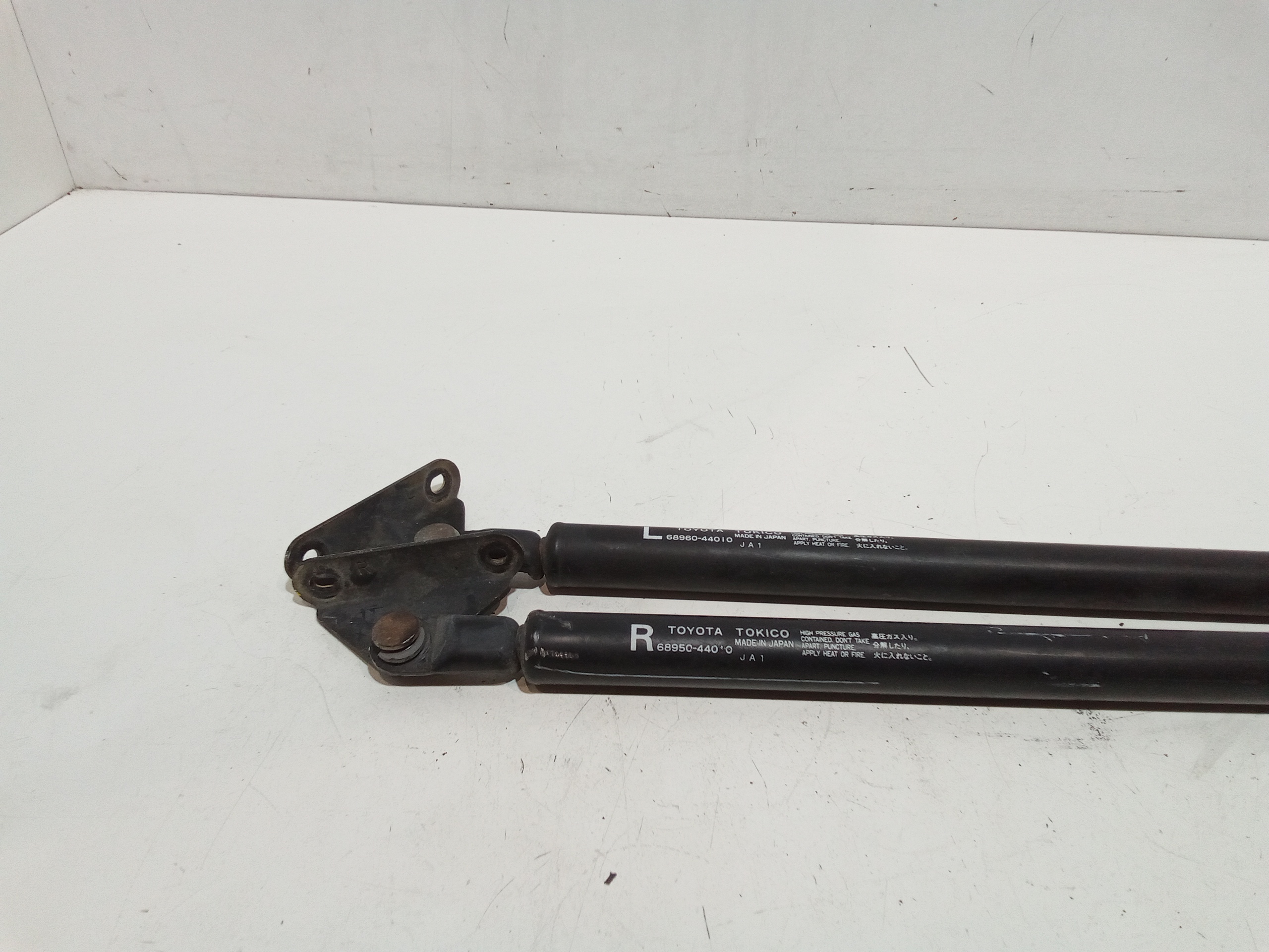 Pistoncini cofano Post. per Toyota Picnic (1996 - 2001)