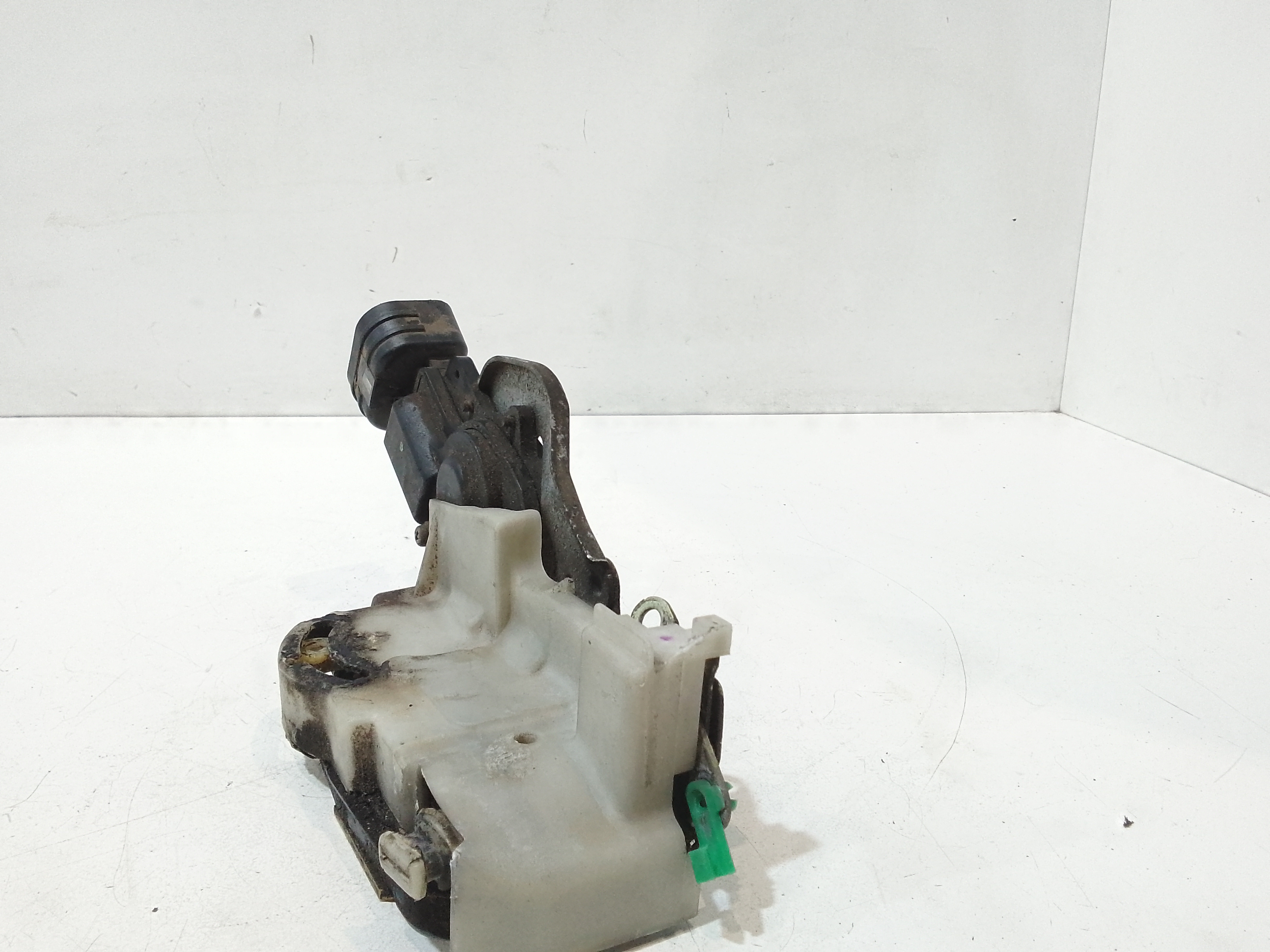 Serratura Anteriore Sinistra per Toyota Picnic (1996 - 2001)