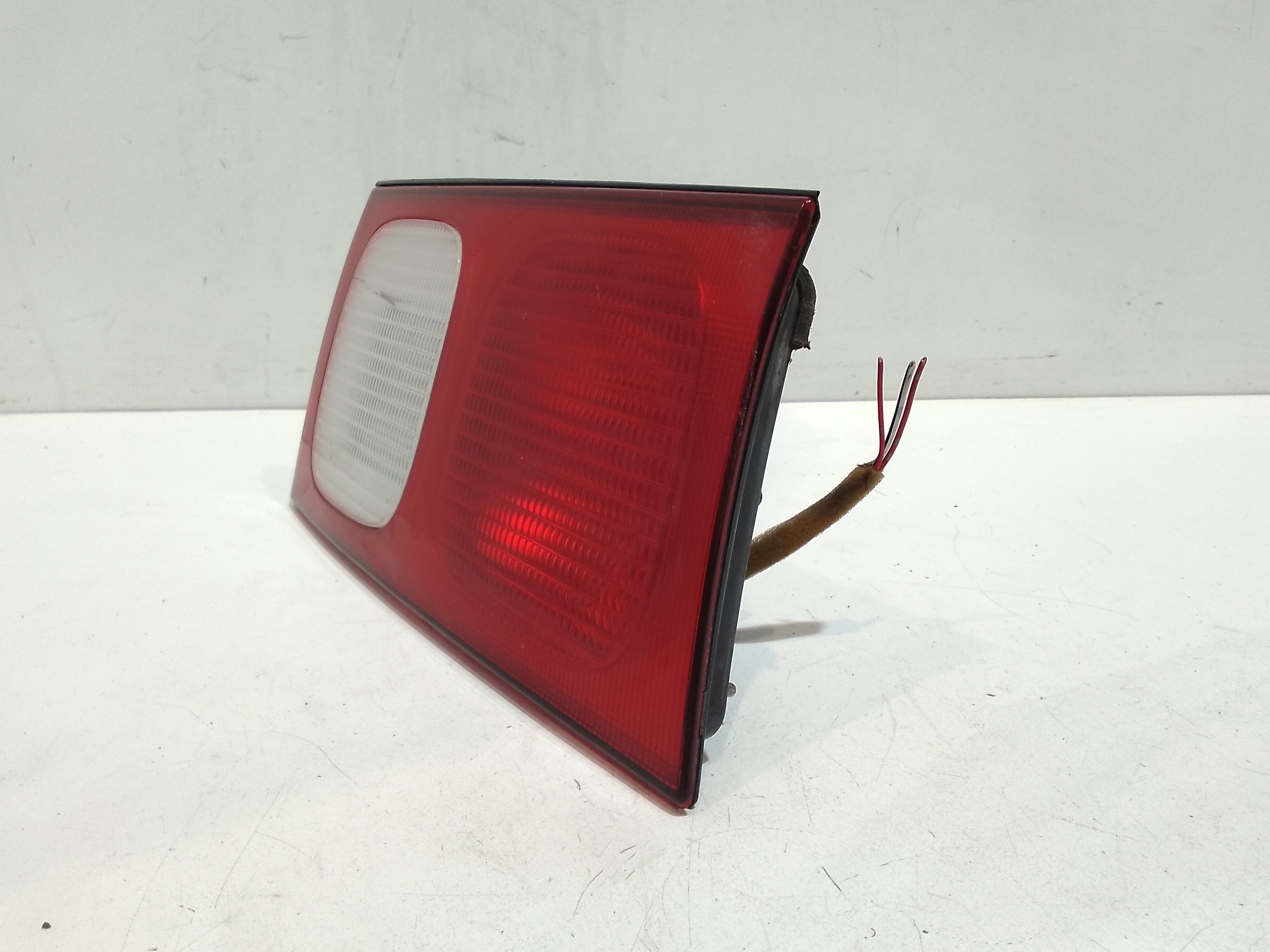 Stop Posteriore Destro Integrato nel Portello per Toyota Picnic (1996 - 2001)