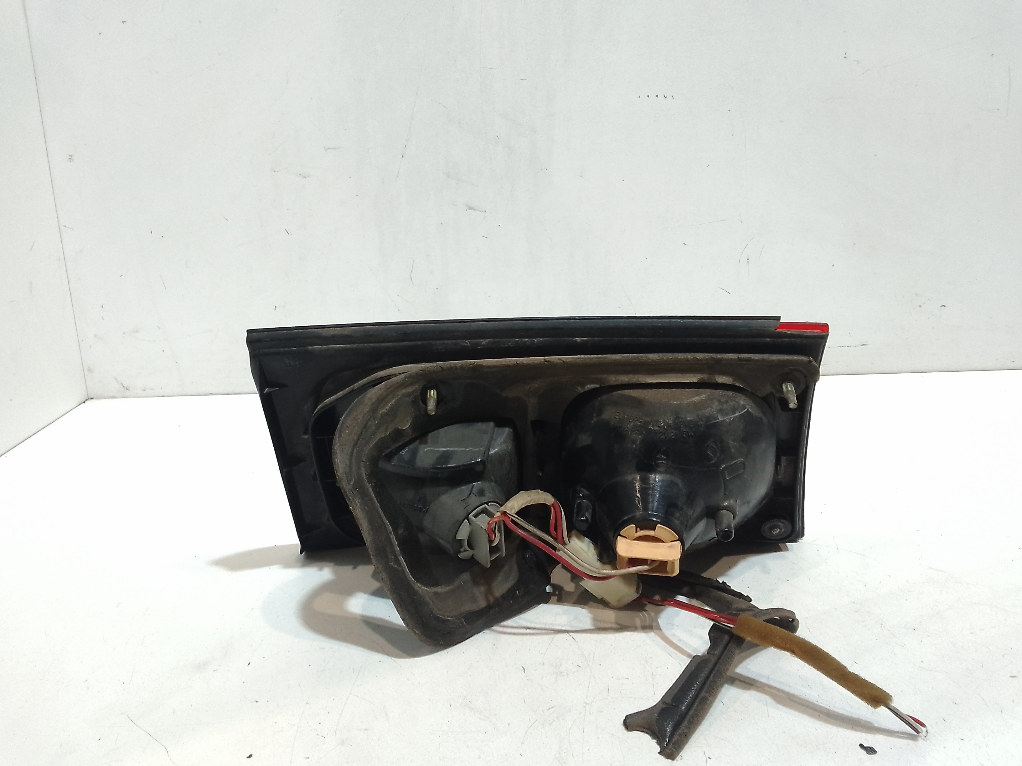 Stop Posteriore Sinistro Integrato nel Portello per Toyota Picnic (1996 - 2001)