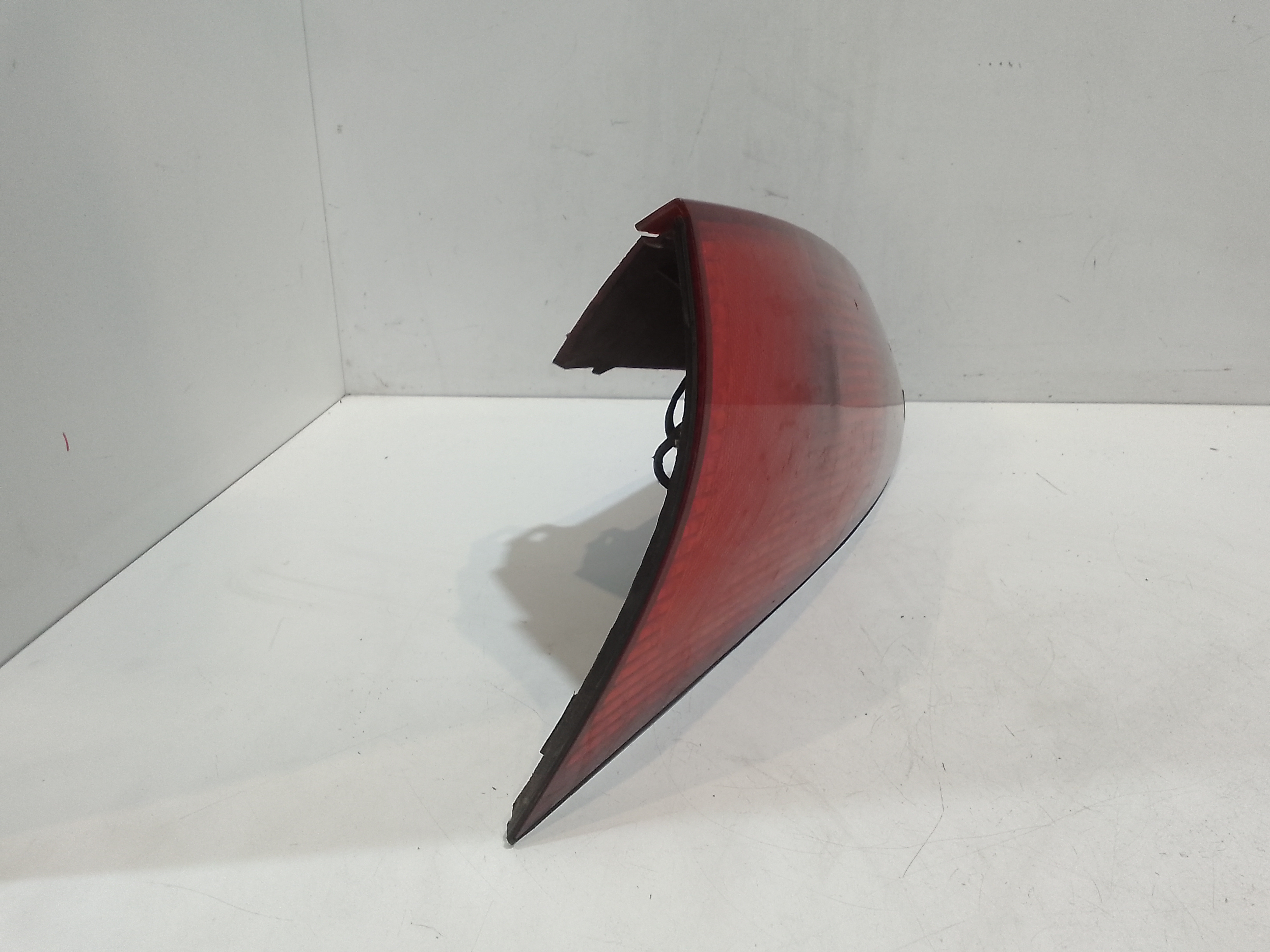 Stop fanale Posteriore sinistro lato Guida per Ford Focus Berlina 2 Serie (2001 - 2004)