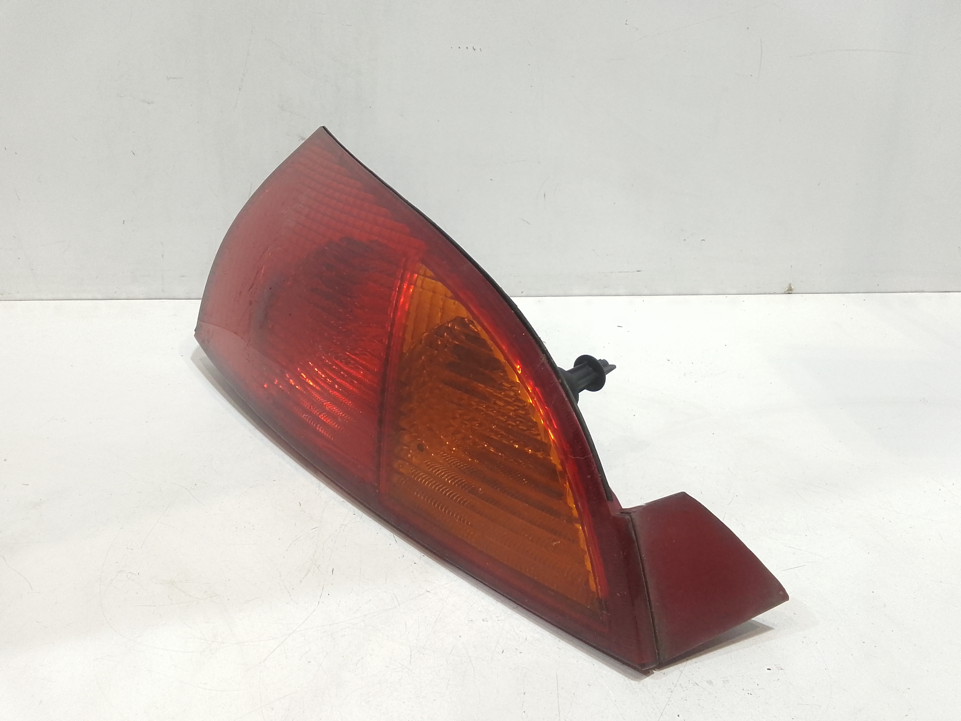 Stop fanale posteriore Destro Passeggero per Ford Focus Berlina 2 Serie (2001 - 2004)