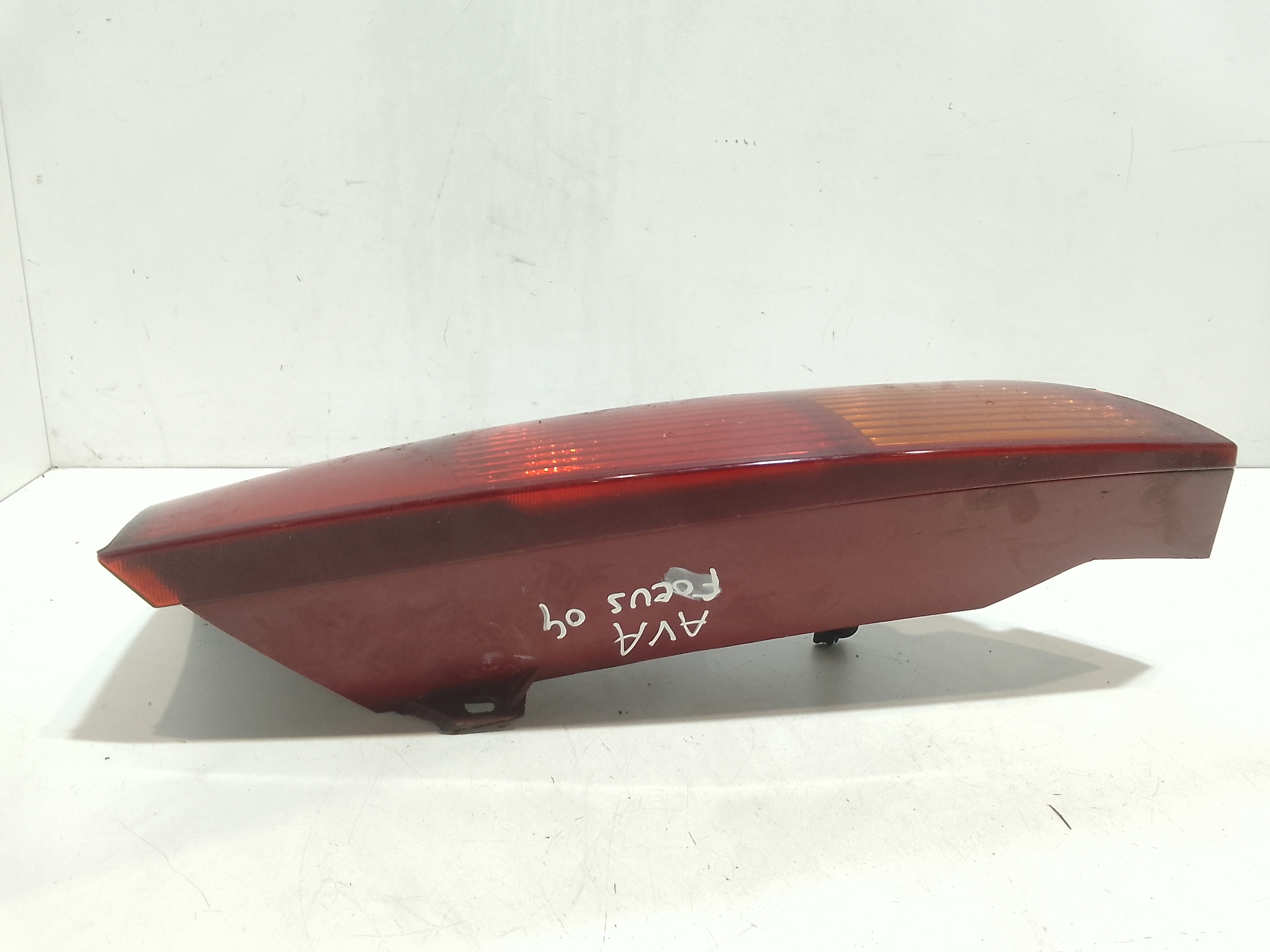 Stop fanale posteriore Destro Passeggero per Ford Focus Berlina 2 Serie (2001 - 2004)