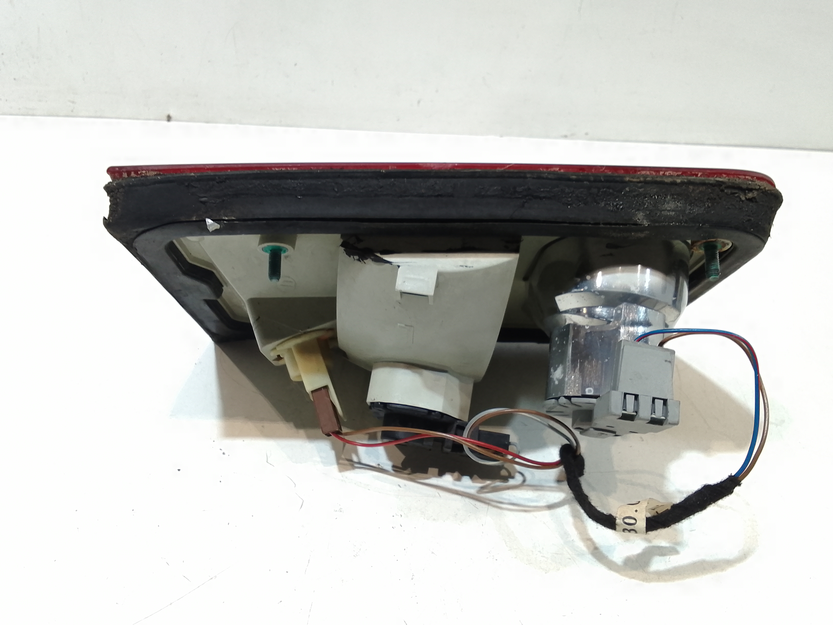 Stop Posteriore Sinistro Integrato nel Portello per Audi A8 1a serie (1994 - 2001)