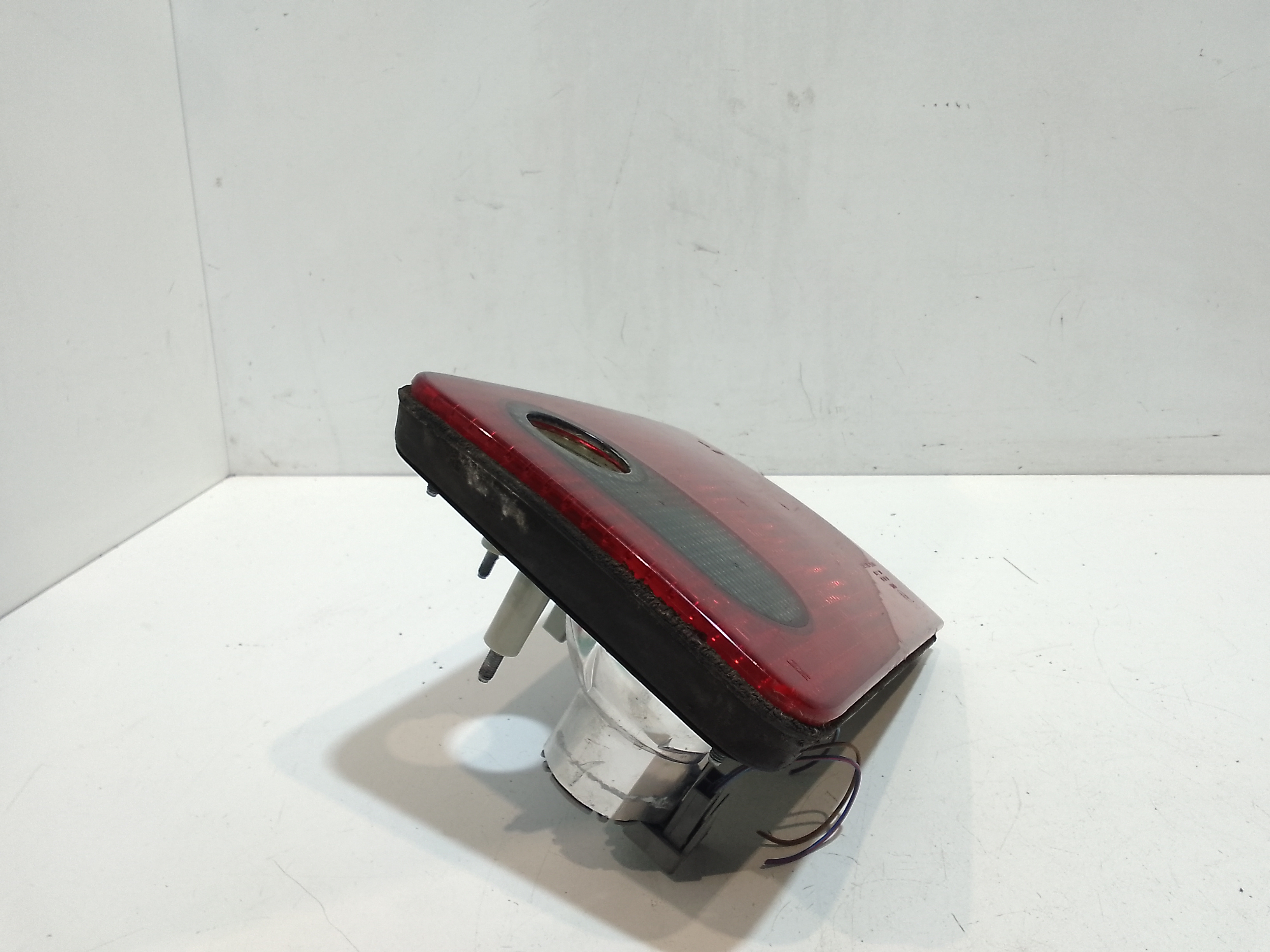 Stop Posteriore Destro Integrato nel Portello per Audi A8 1a serie (1994 - 2001)