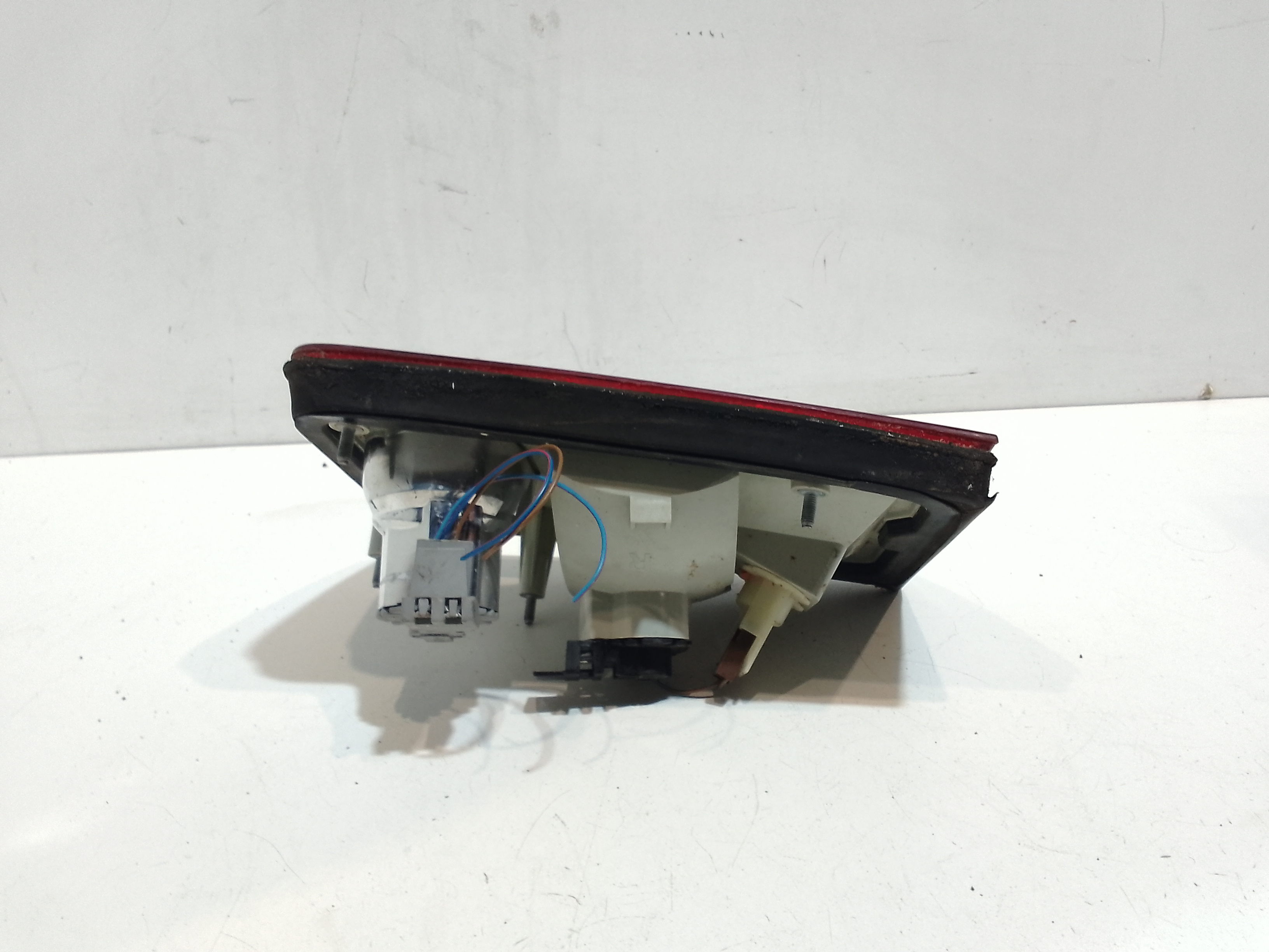 Stop Posteriore Destro Integrato nel Portello per Audi A8 1a serie (1994 - 2001)