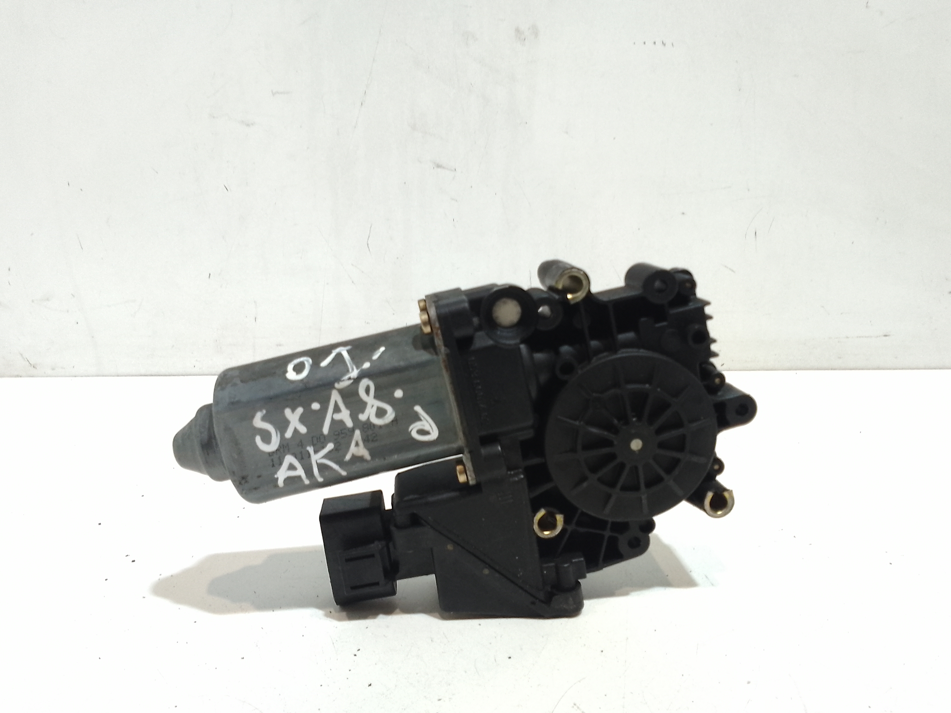 Motorino Alzavetro anteriore Sinistro per Audi A8 1a serie (1994 - 2001)