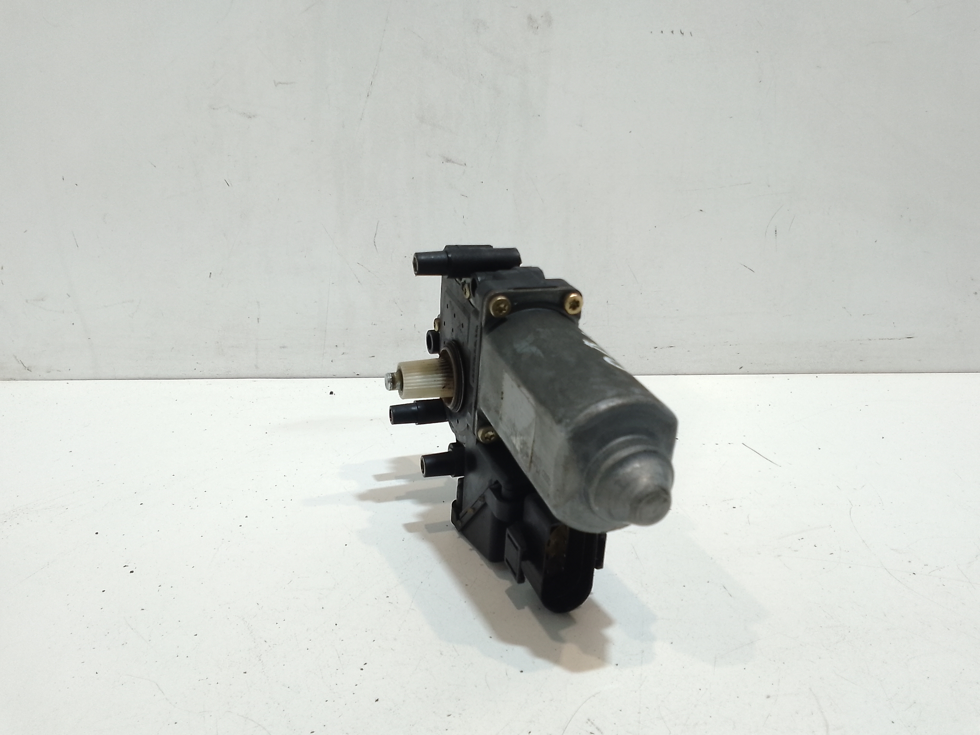 Motorino Alzavetro anteriore Sinistro per Audi A8 1a serie (1994 - 2001)