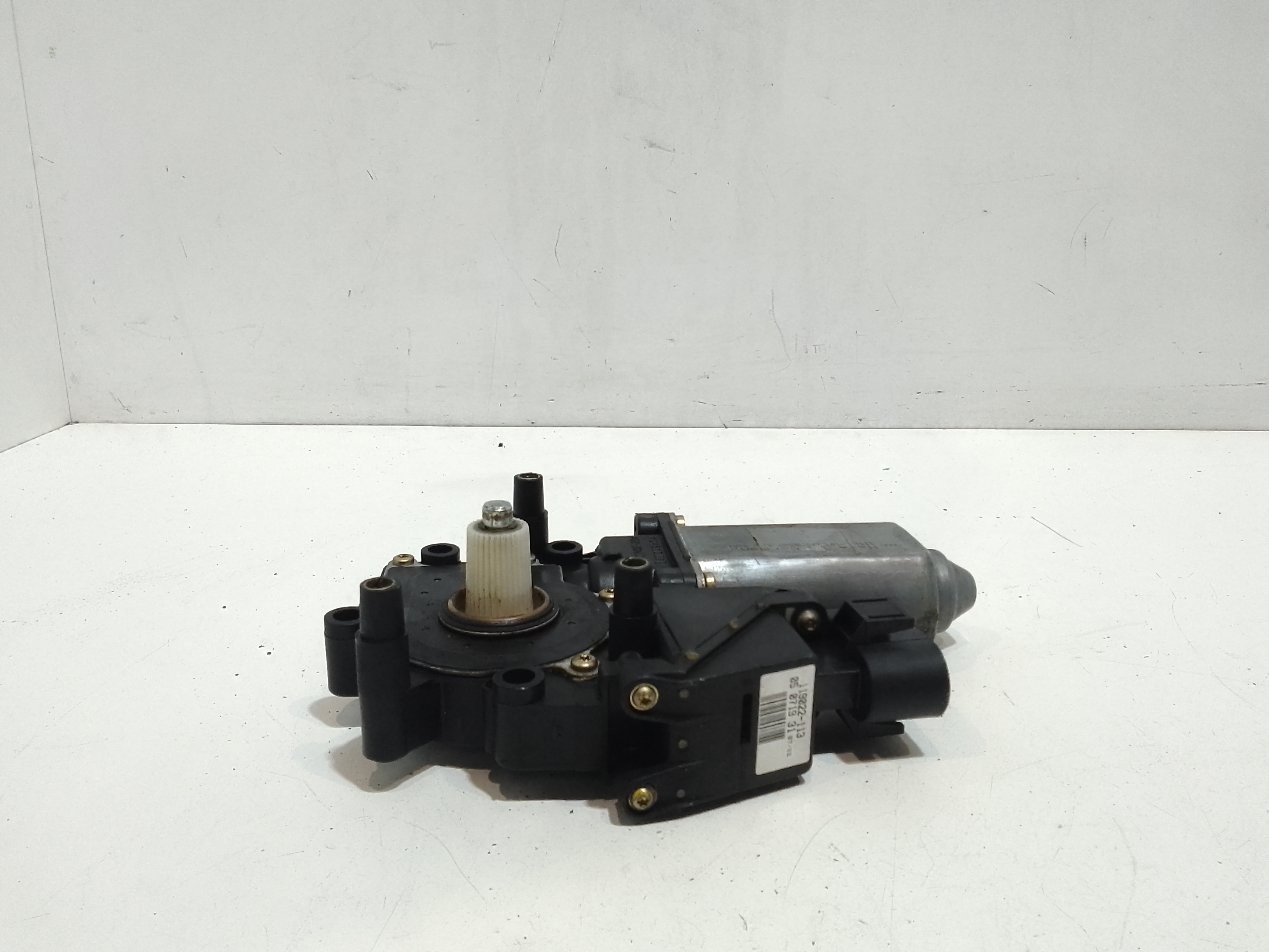 Motorino Alzavetro anteriore Sinistro per Audi A8 1a serie (1994 - 2001)