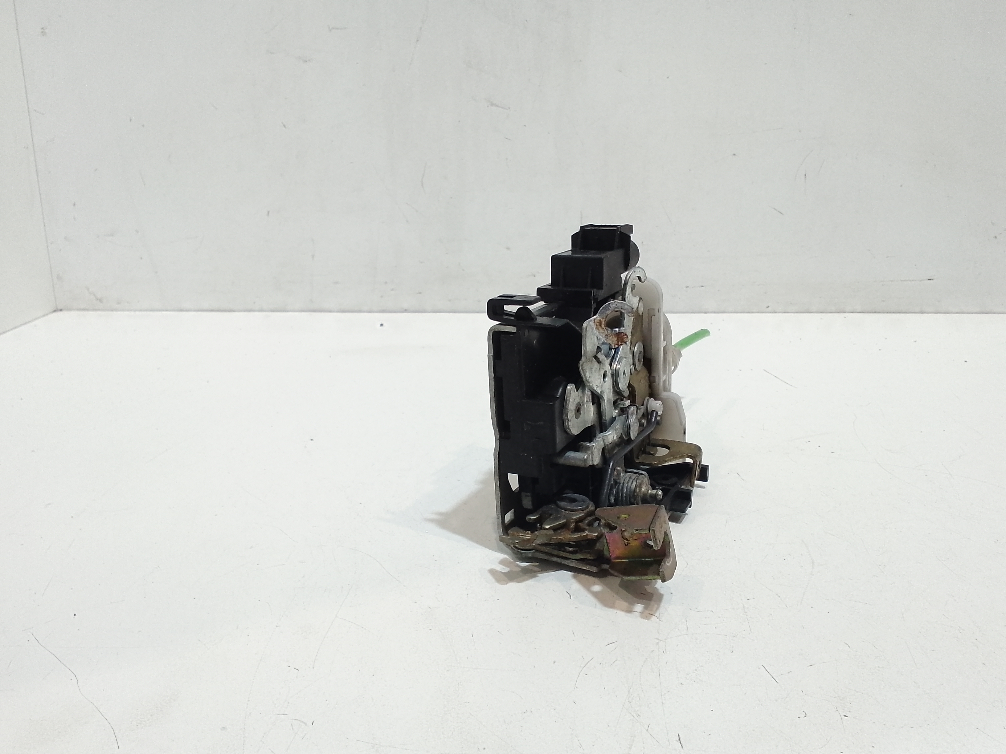 Serratura Posteriore destra per Audi A8 1a serie (1994 - 2001)