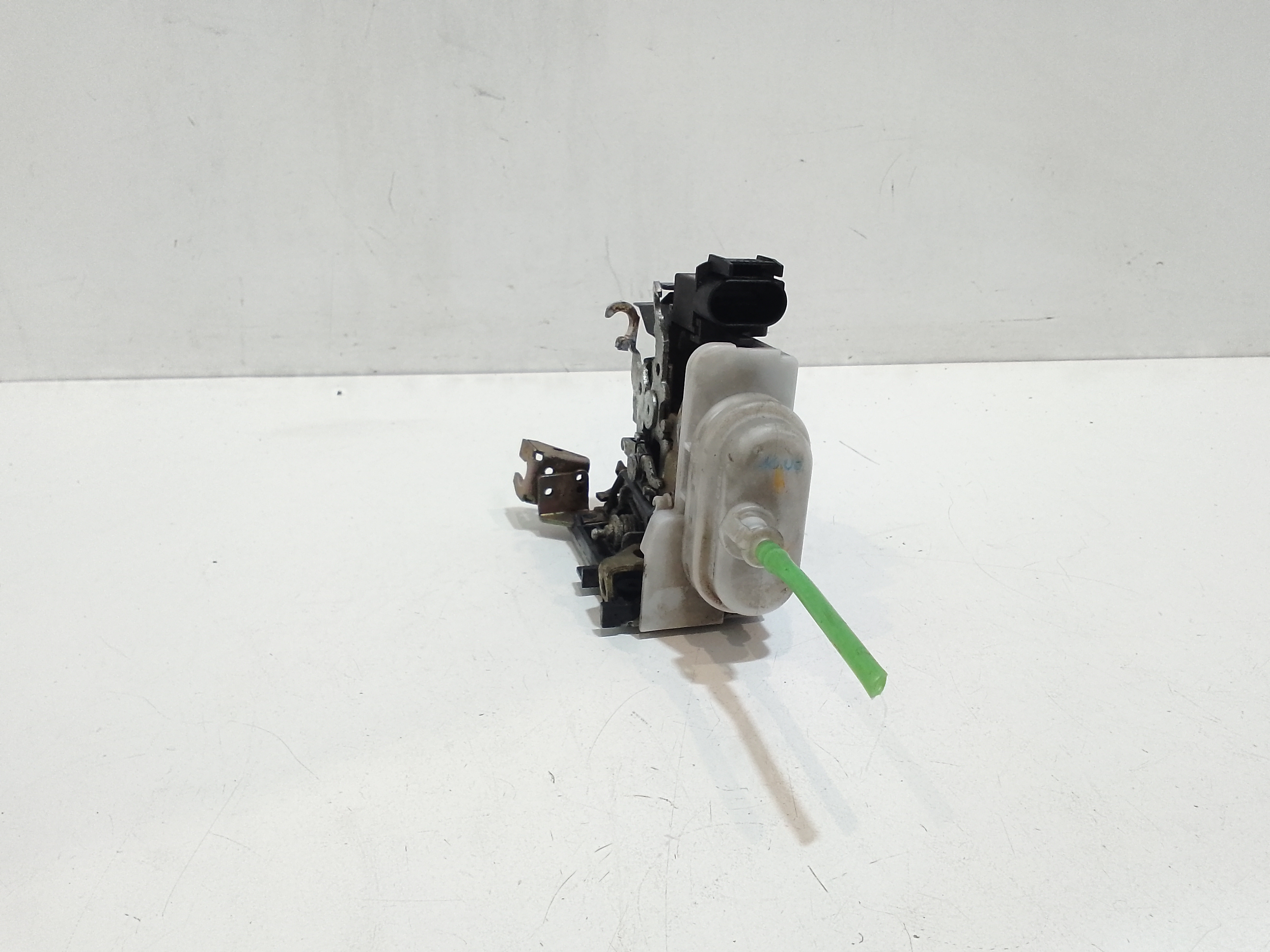 Serratura Posteriore destra per Audi A8 1a serie (1994 - 2001)