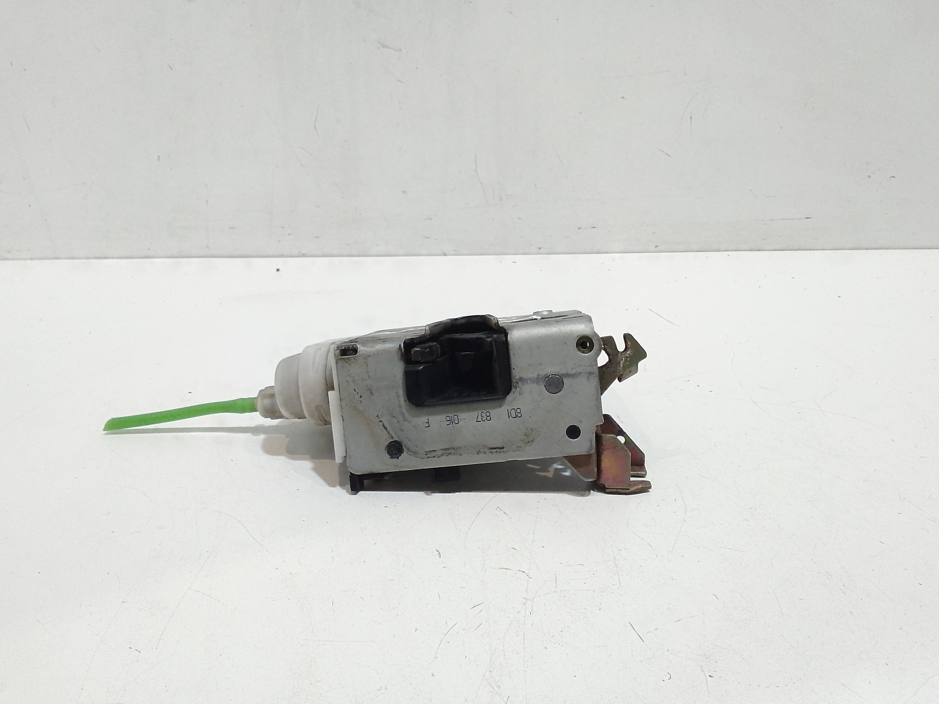 Serratura Posteriore destra per Audi A8 1a serie (1994 - 2001)