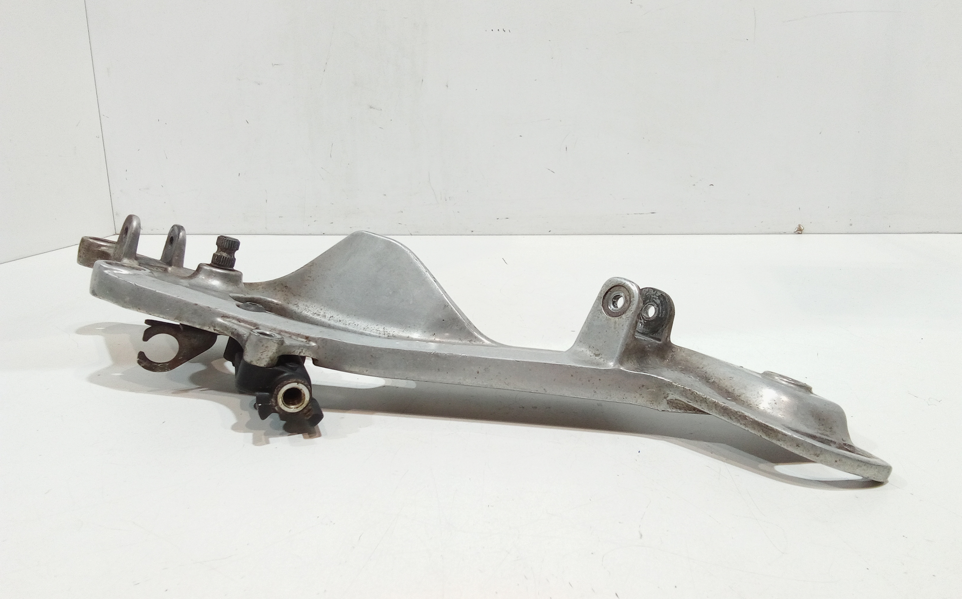 Staffa supporto pedalino per Yamaha TDM 900cc (2002 - 2014)